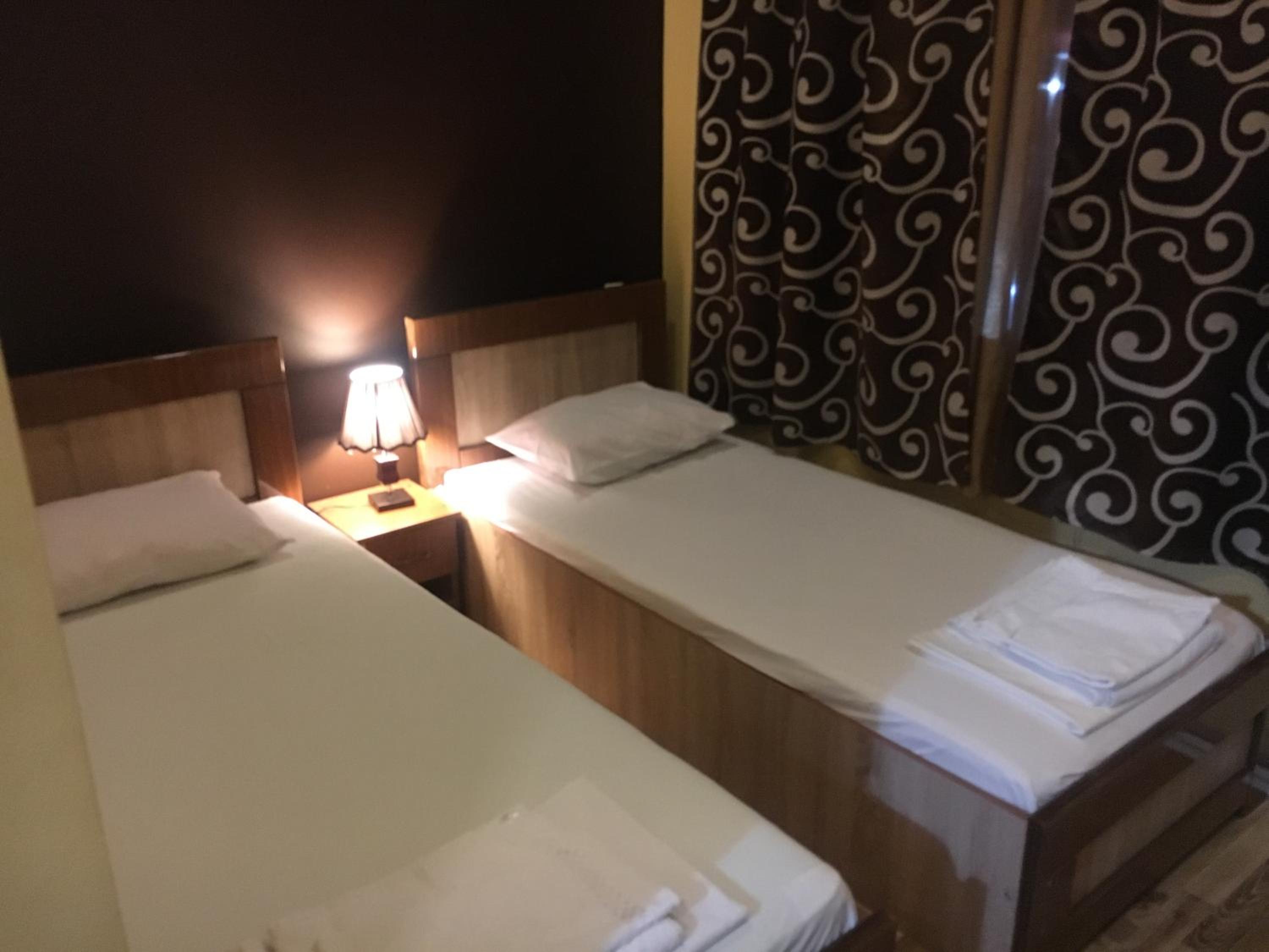 Small Twin Room - Photo 1