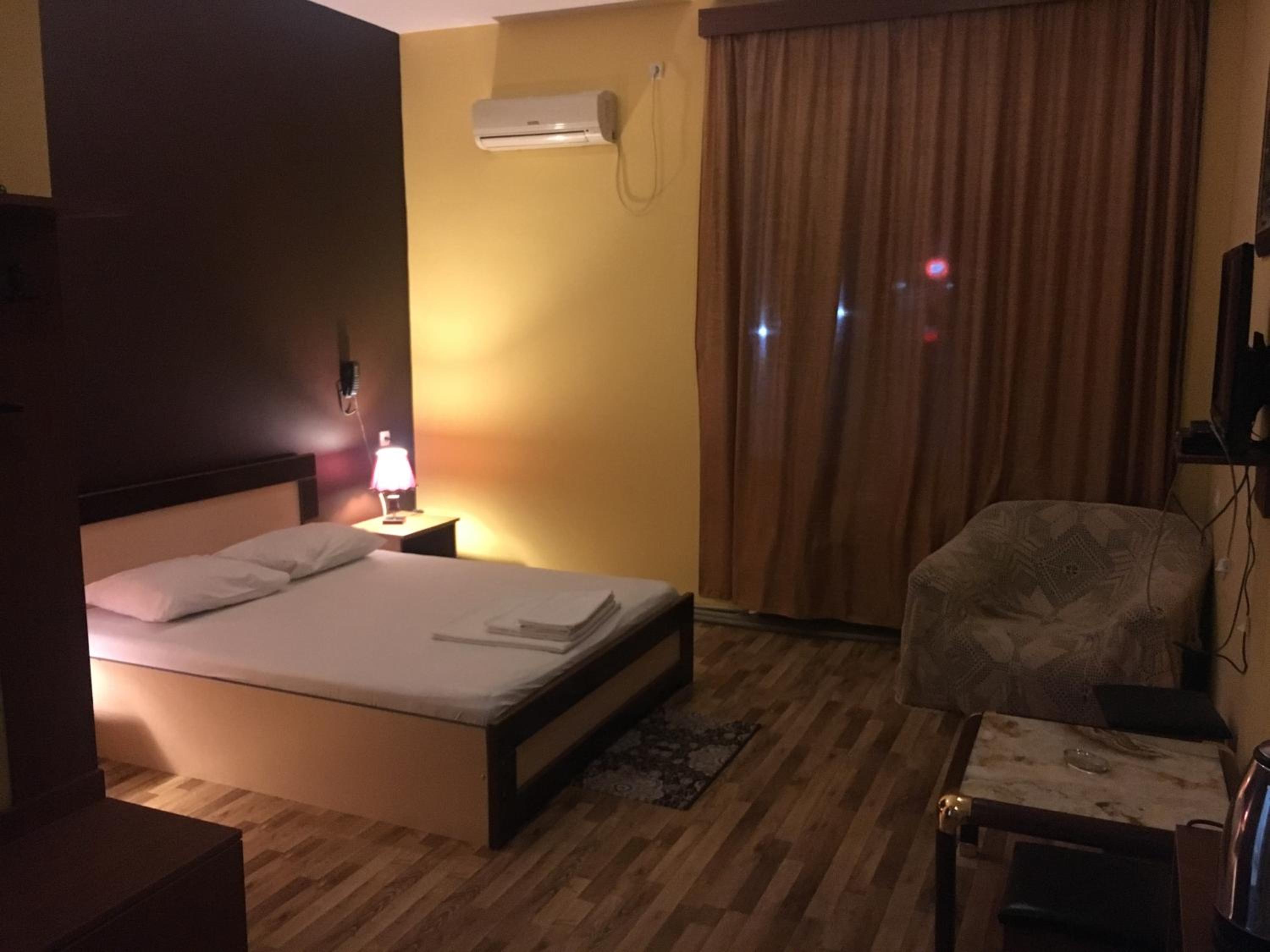 Double Room - Photo 2