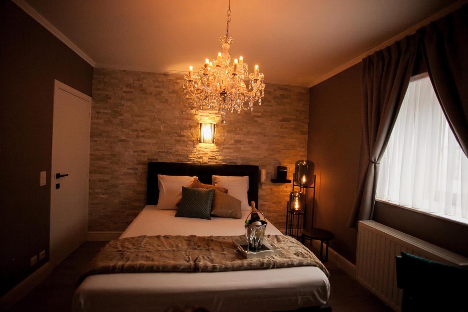 Deluxe King Suite