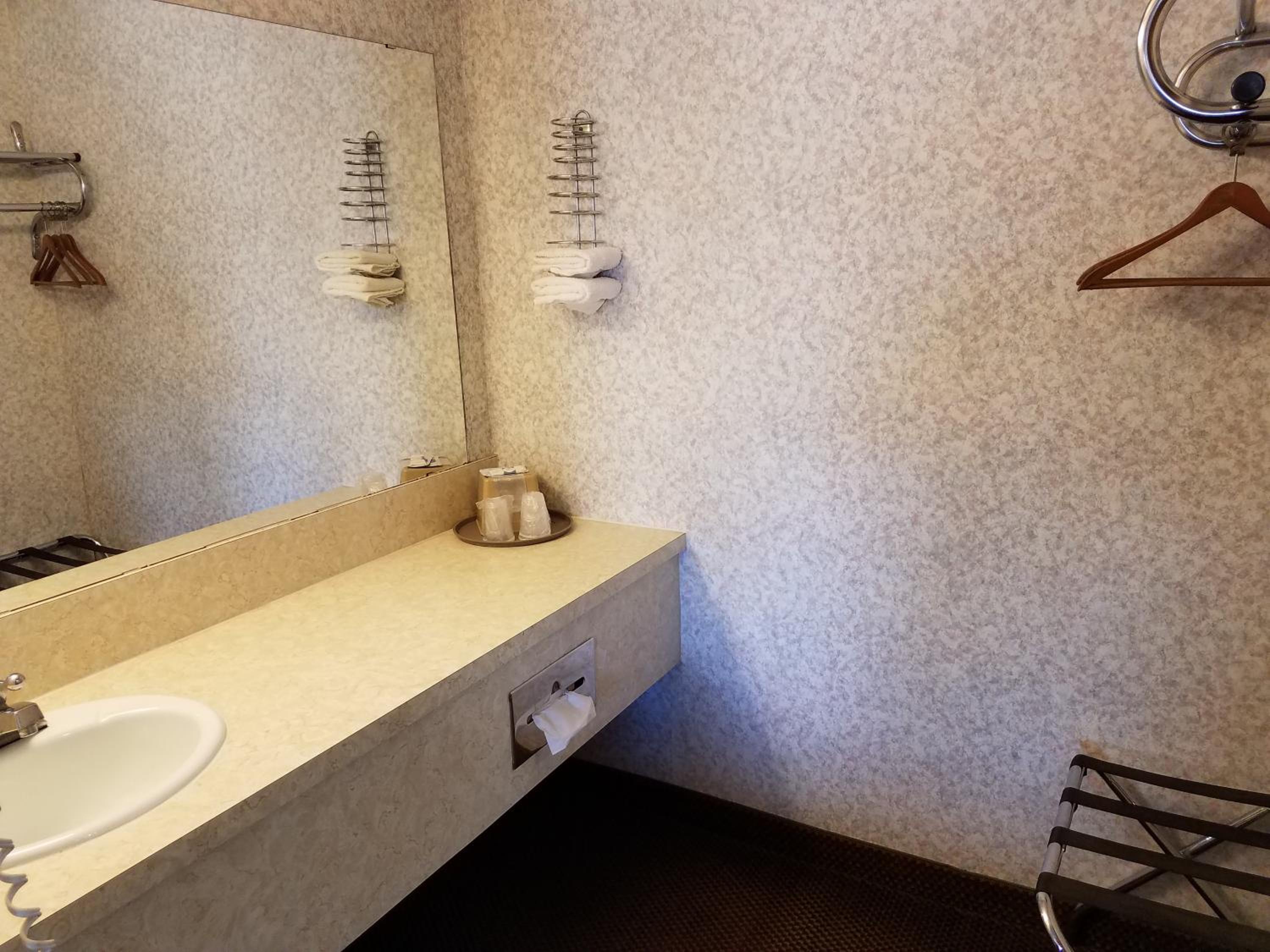 Deluxe Double Room with Two Double Beds - Non-Smoking photo 3