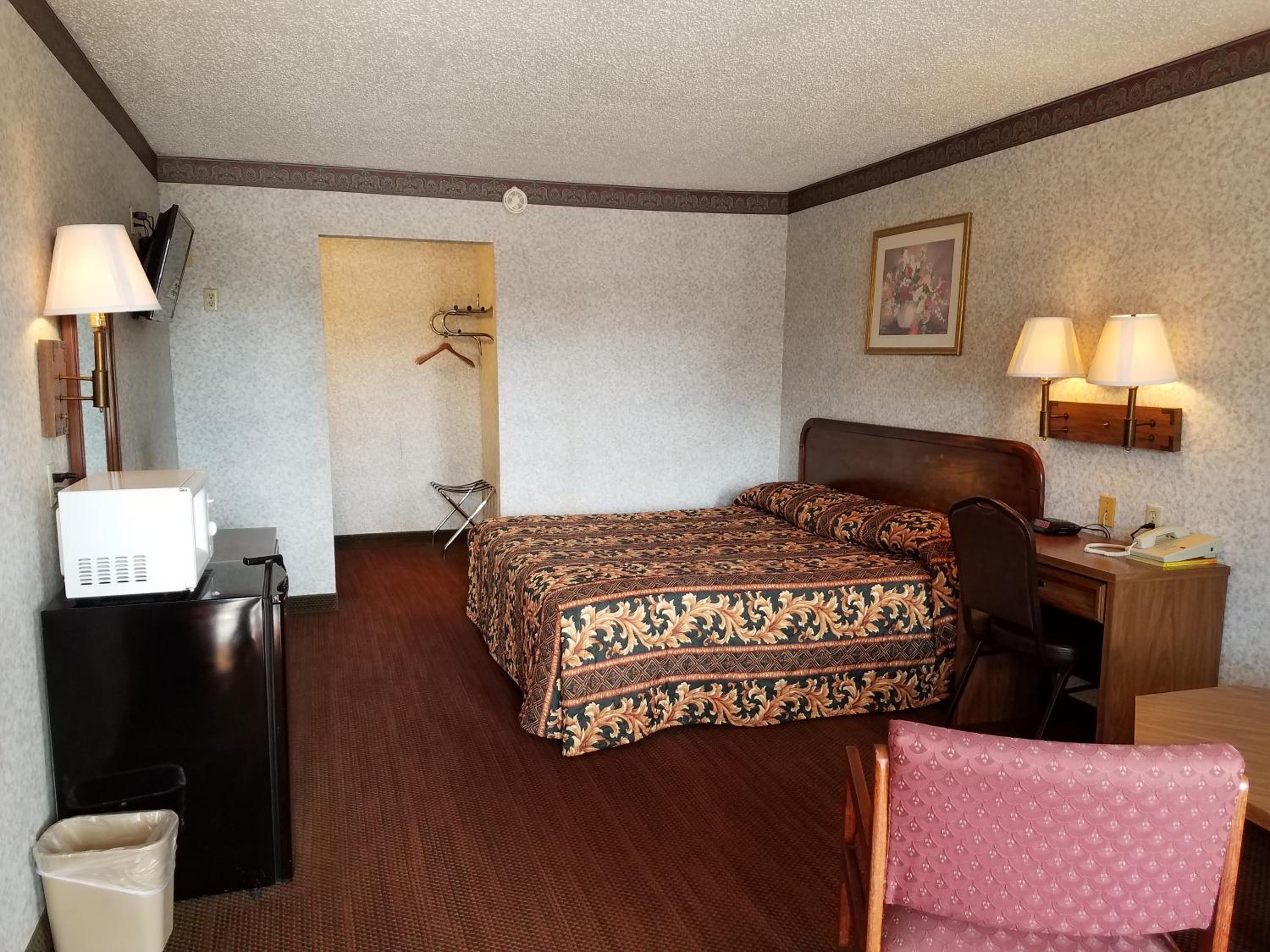 King Room - Non-Smoking photo 1
