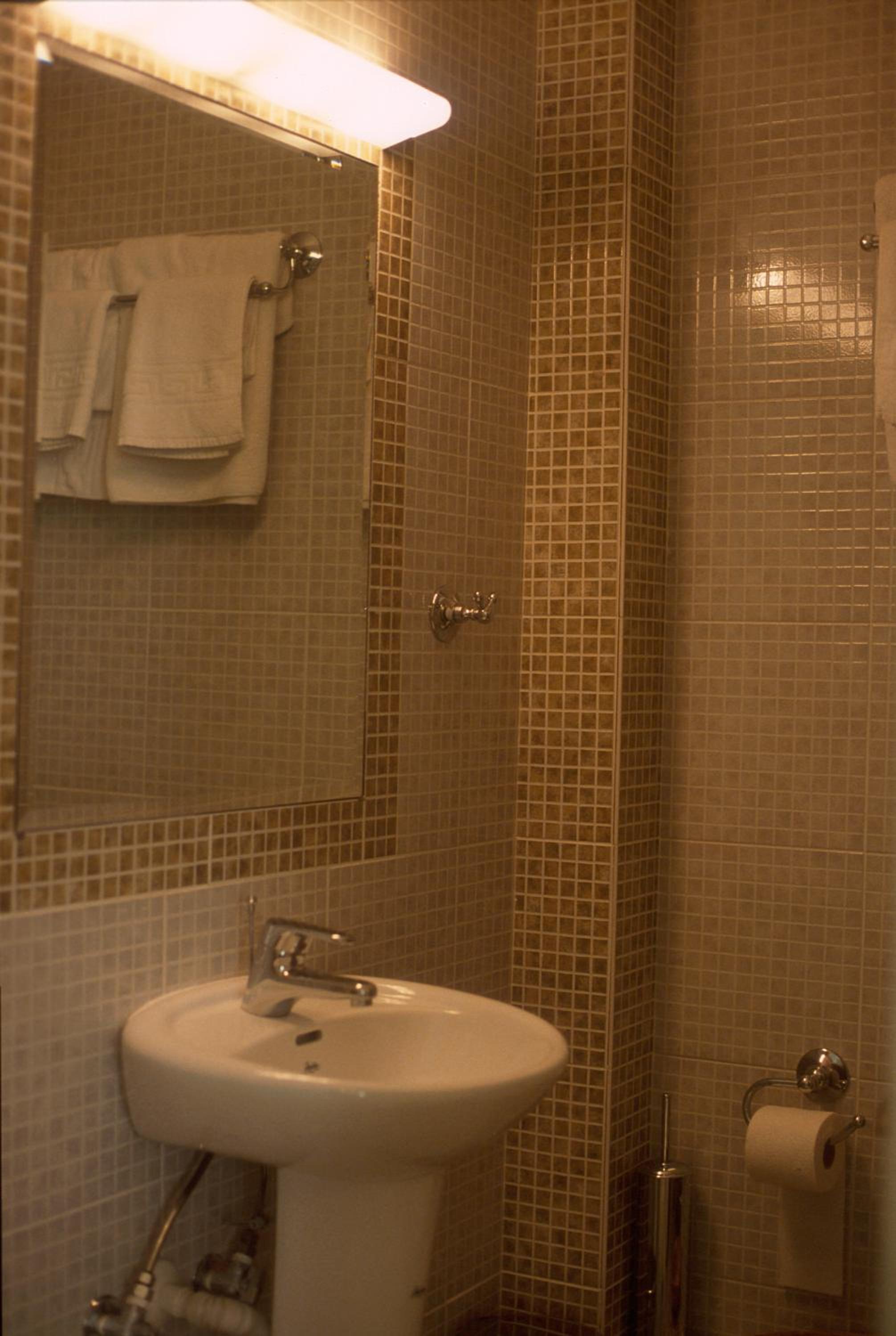 Budget Double Room photo 2