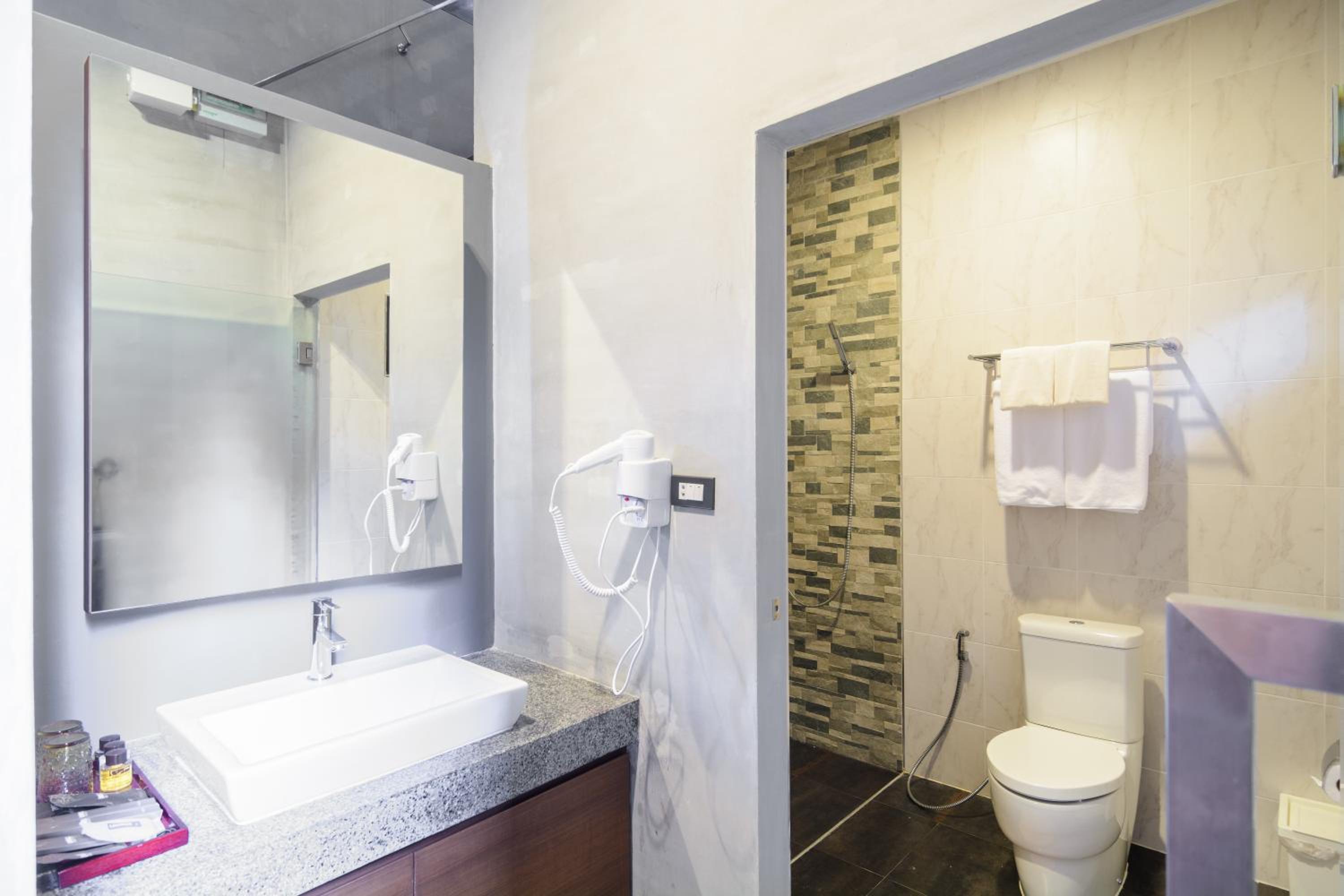 Suite (Non Smoking) photo 2