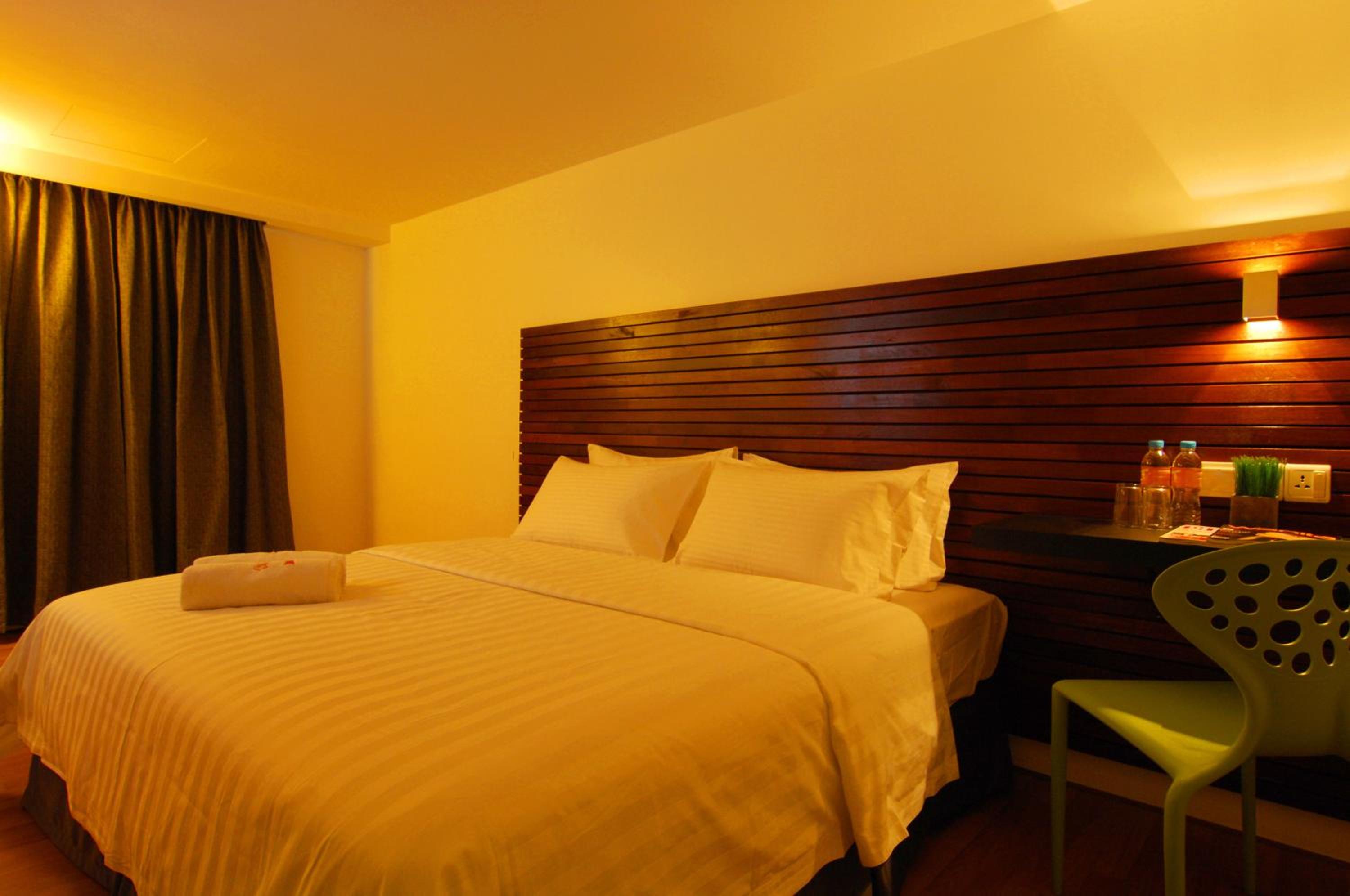 Premier Double Room -With Window  photo 2