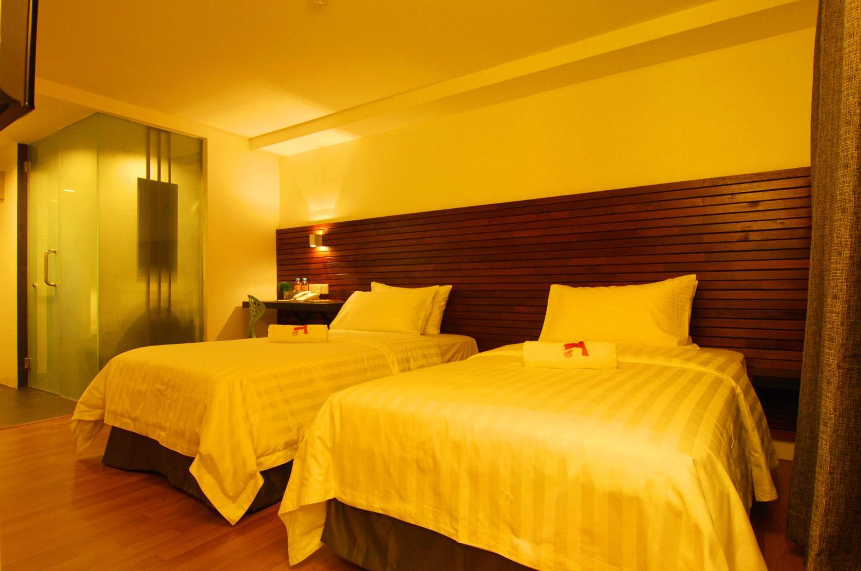 Premier Twin Room – With Window  photo 2