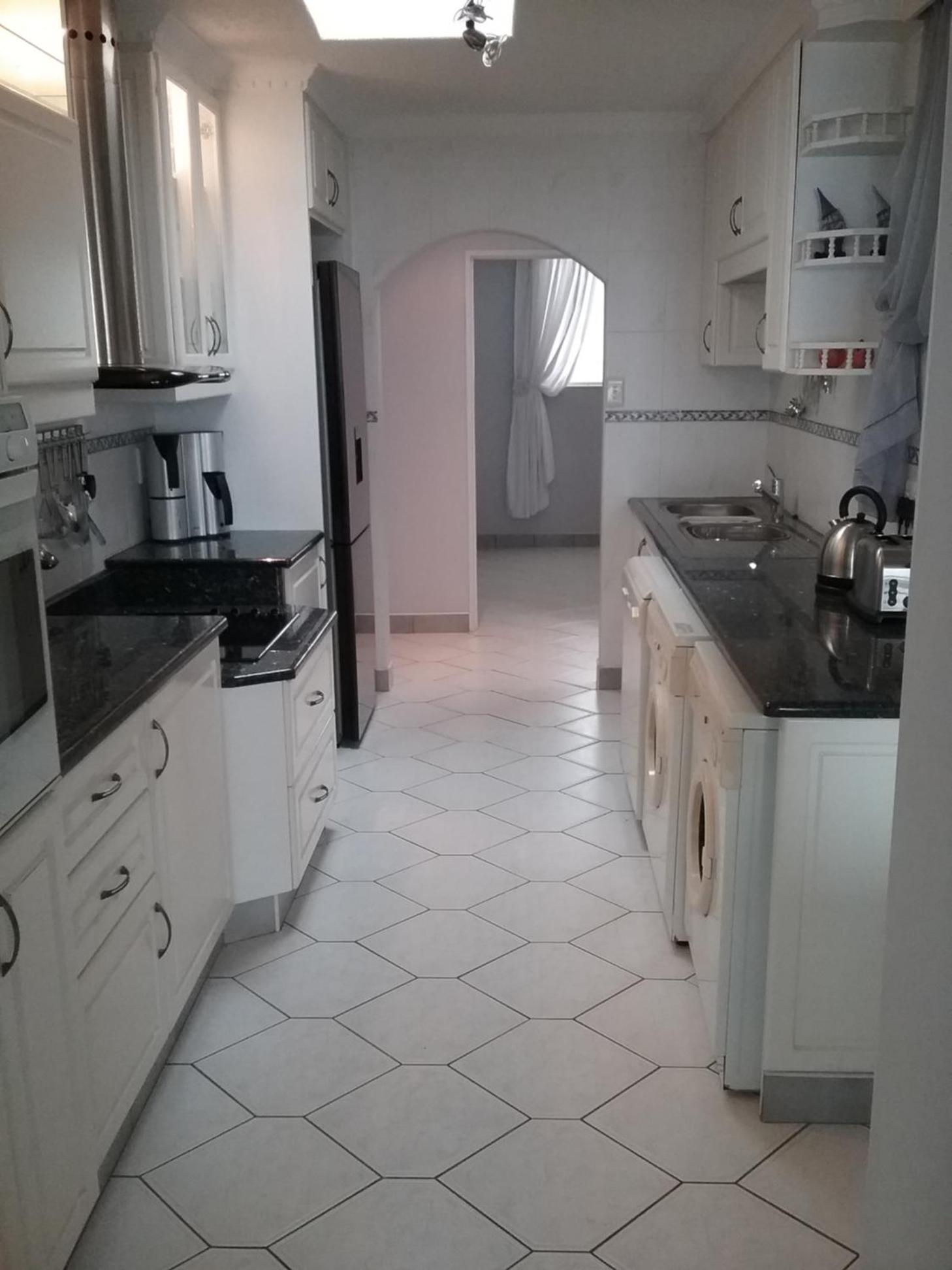 Penthouse Apartment - Photo 41