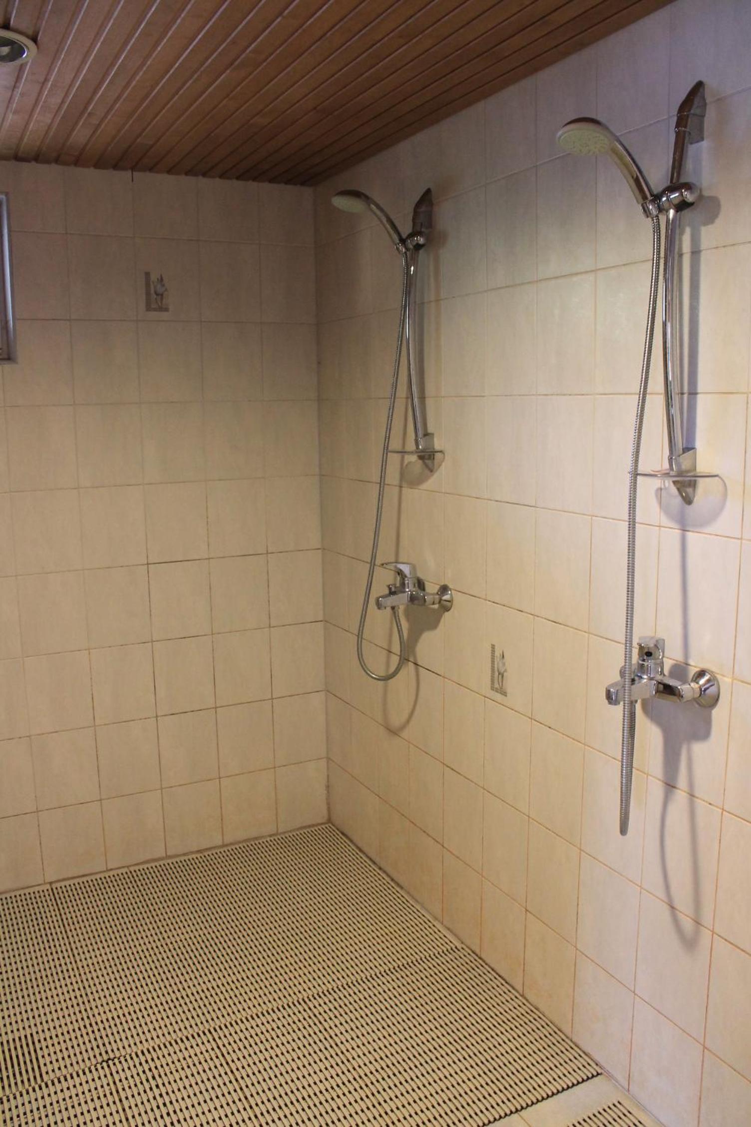 Double or Twin Room - Photo 7