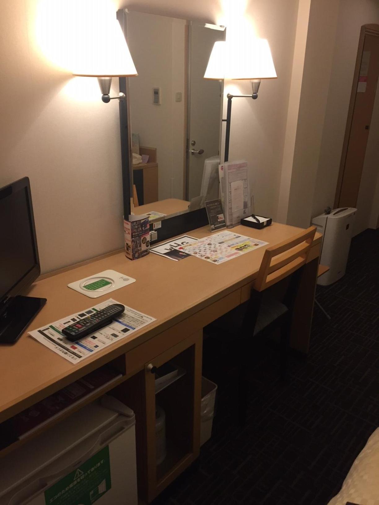 Corner Double Room - Non-Smoking