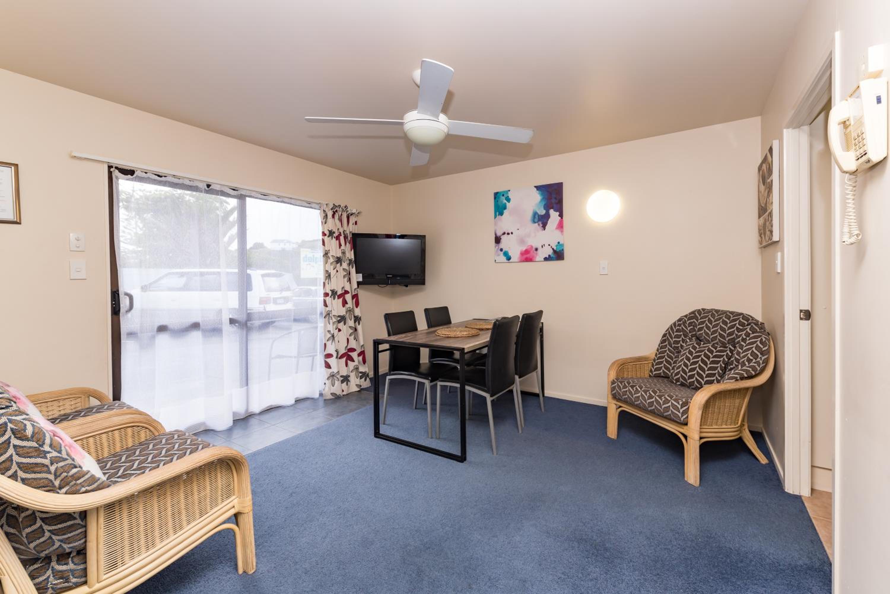 Standard Two-Bedroom Apartment - Photo 3