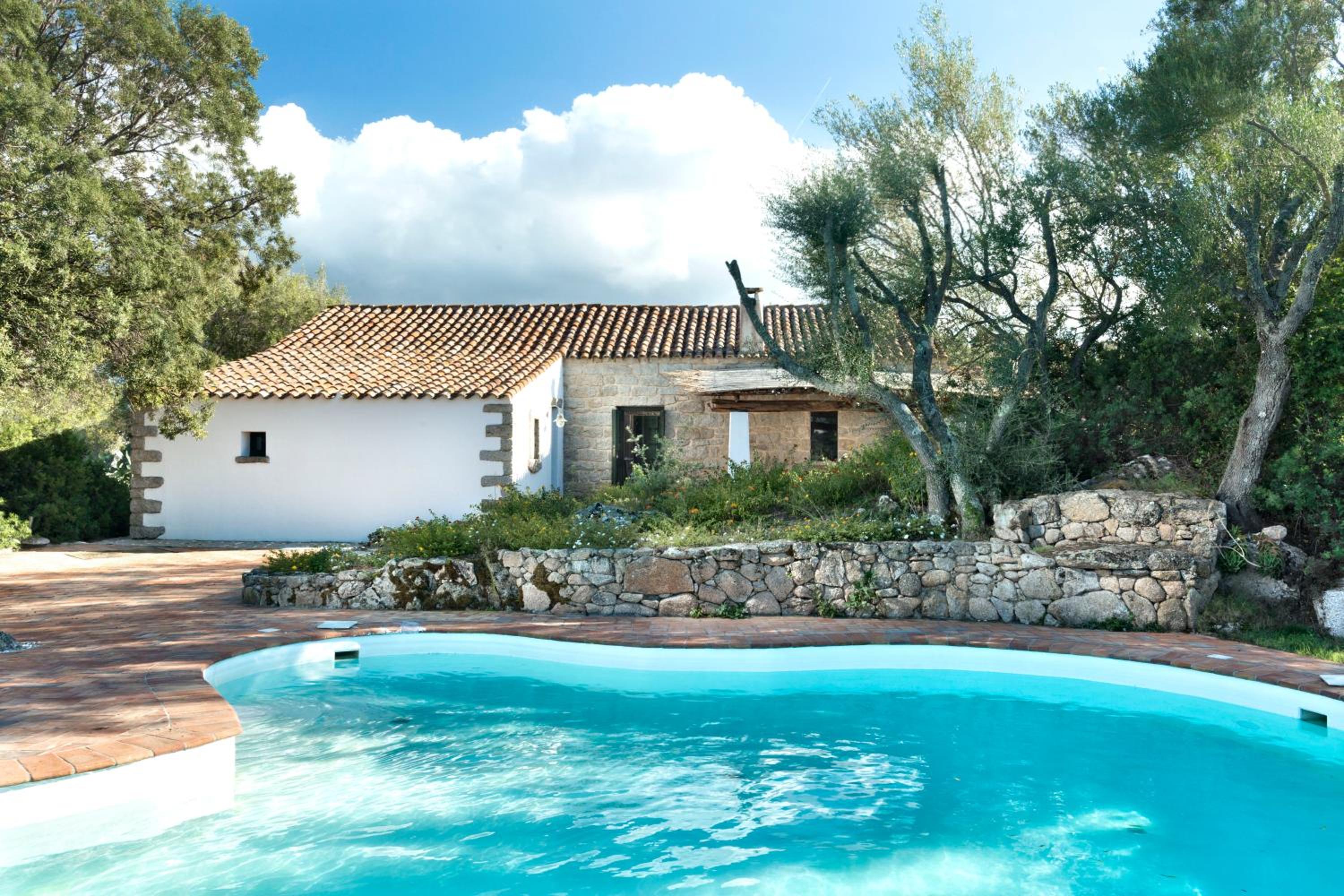 Villa with Private Pool - Photo 7
