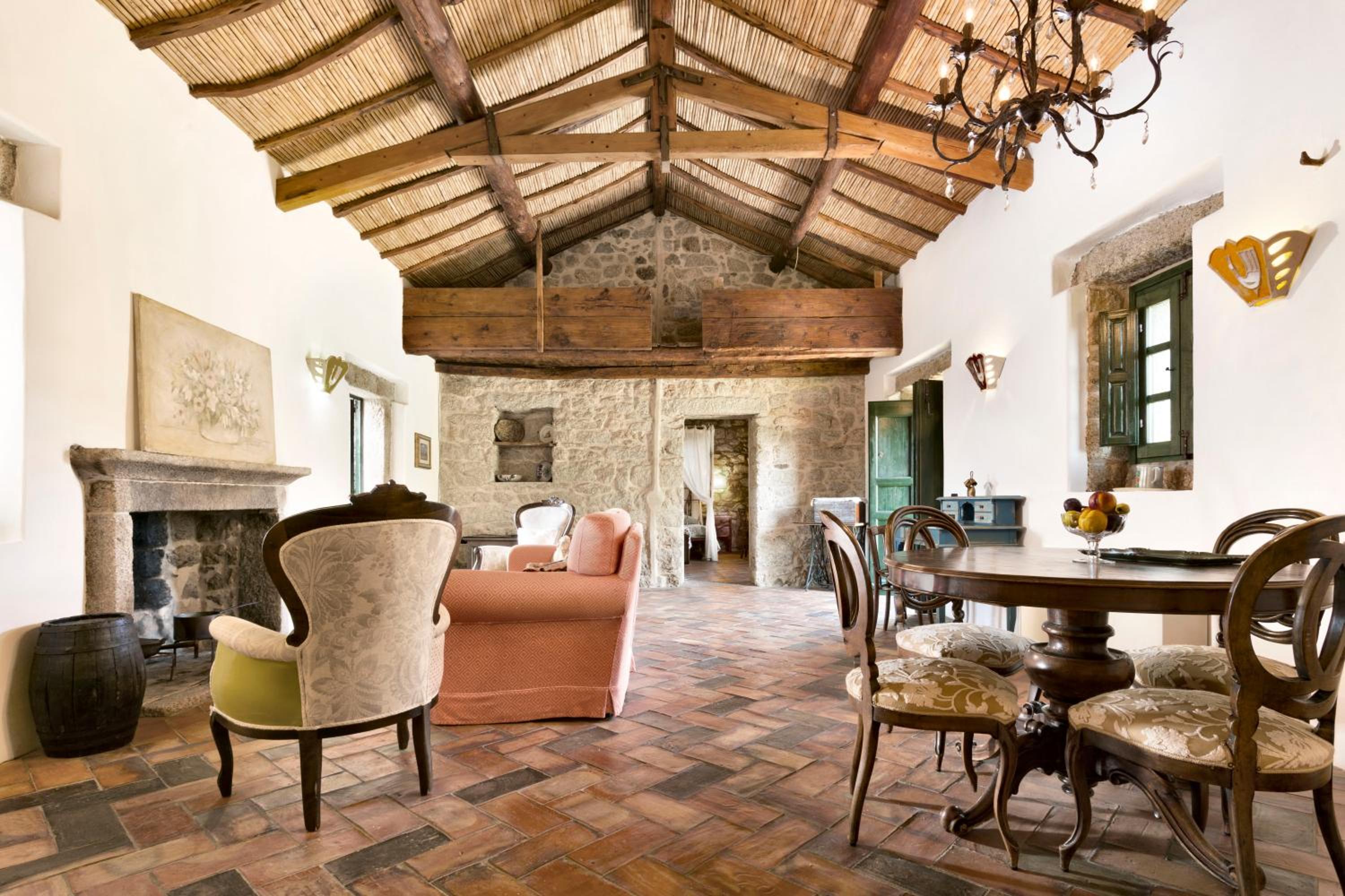 Villa with Private Pool - Photo 2