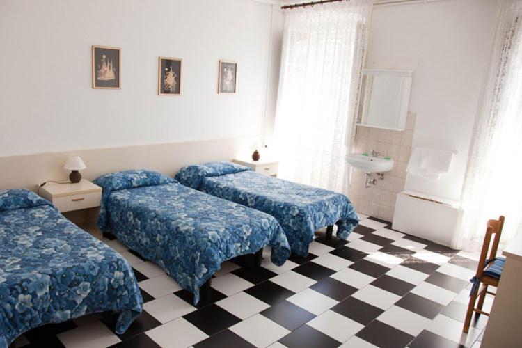 Triple Room with Shared Bathroom