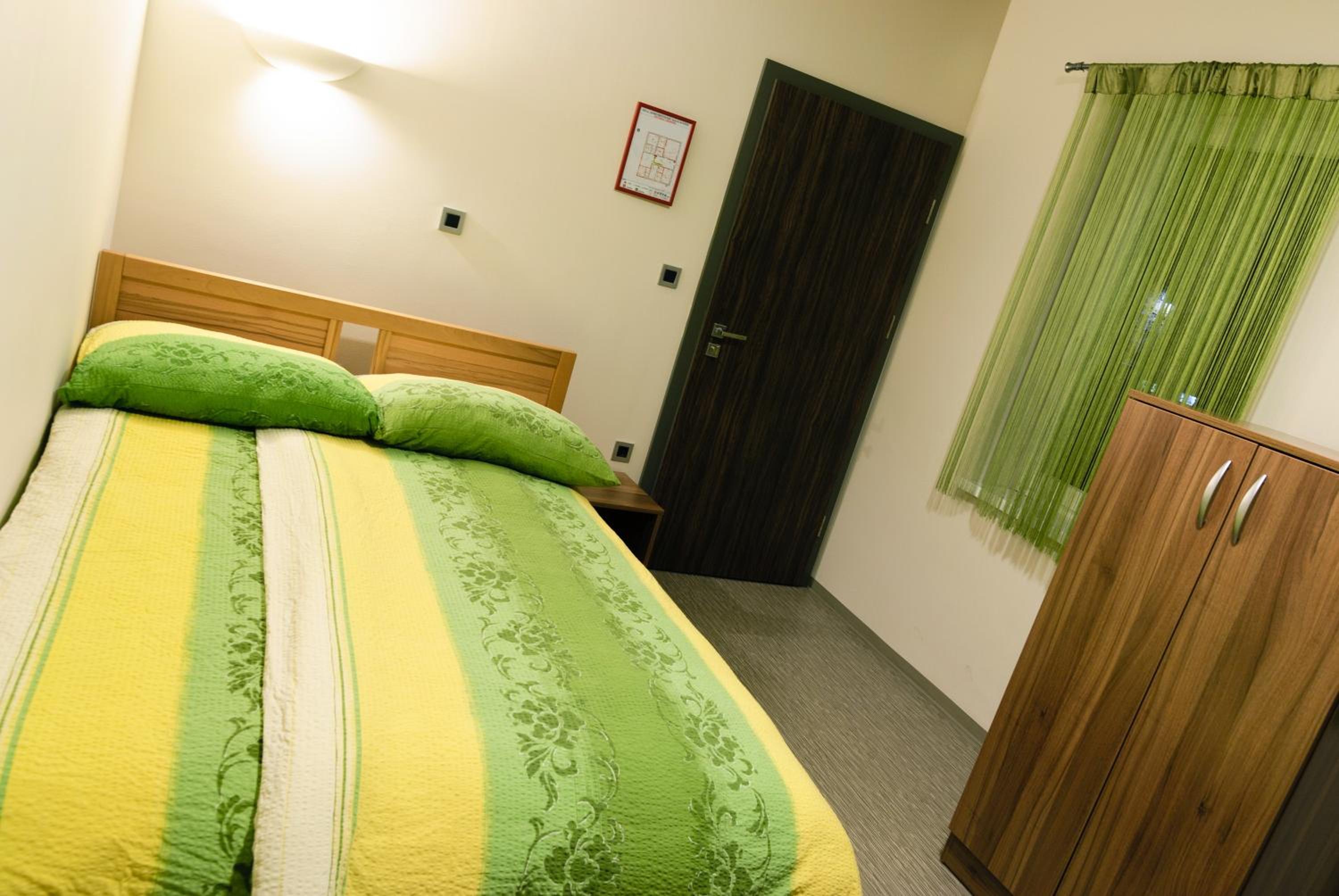 Standard Quadruple Room - Photo 2