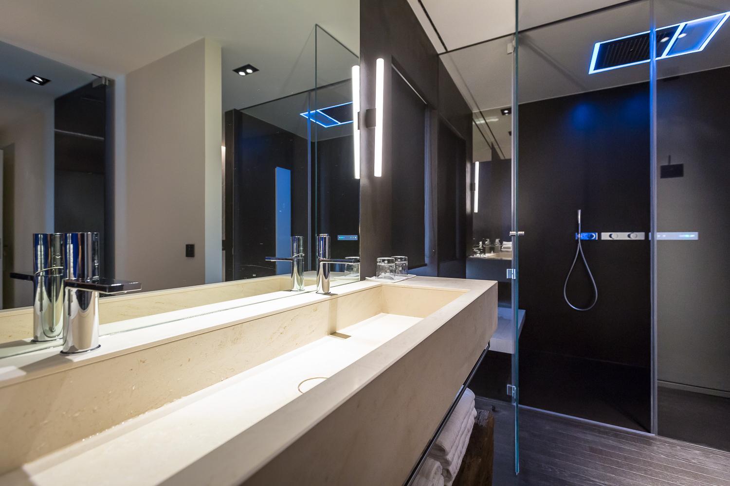 Suite with Lake View - Photo 4