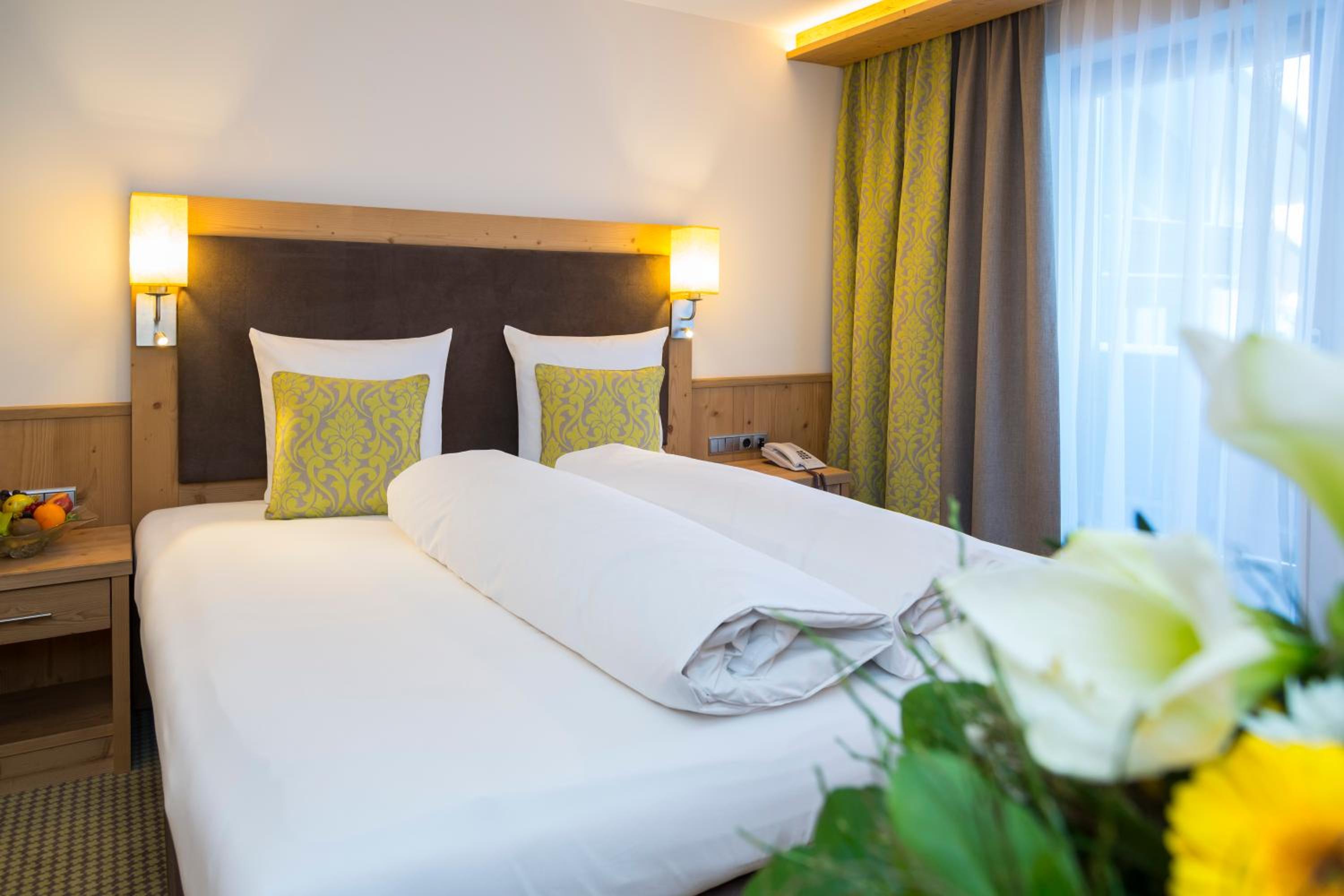 Deluxe Suite photo 2