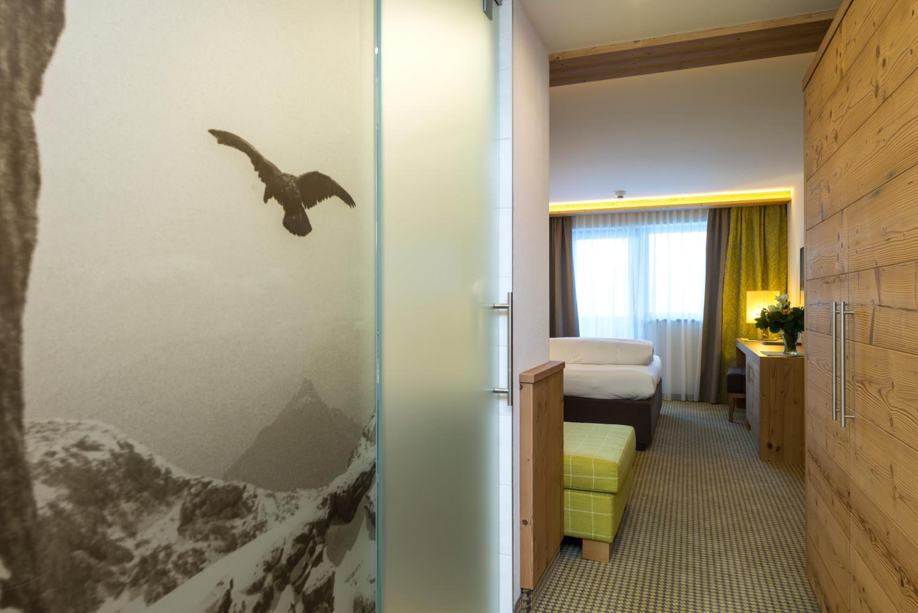 Deluxe Suite photo 3