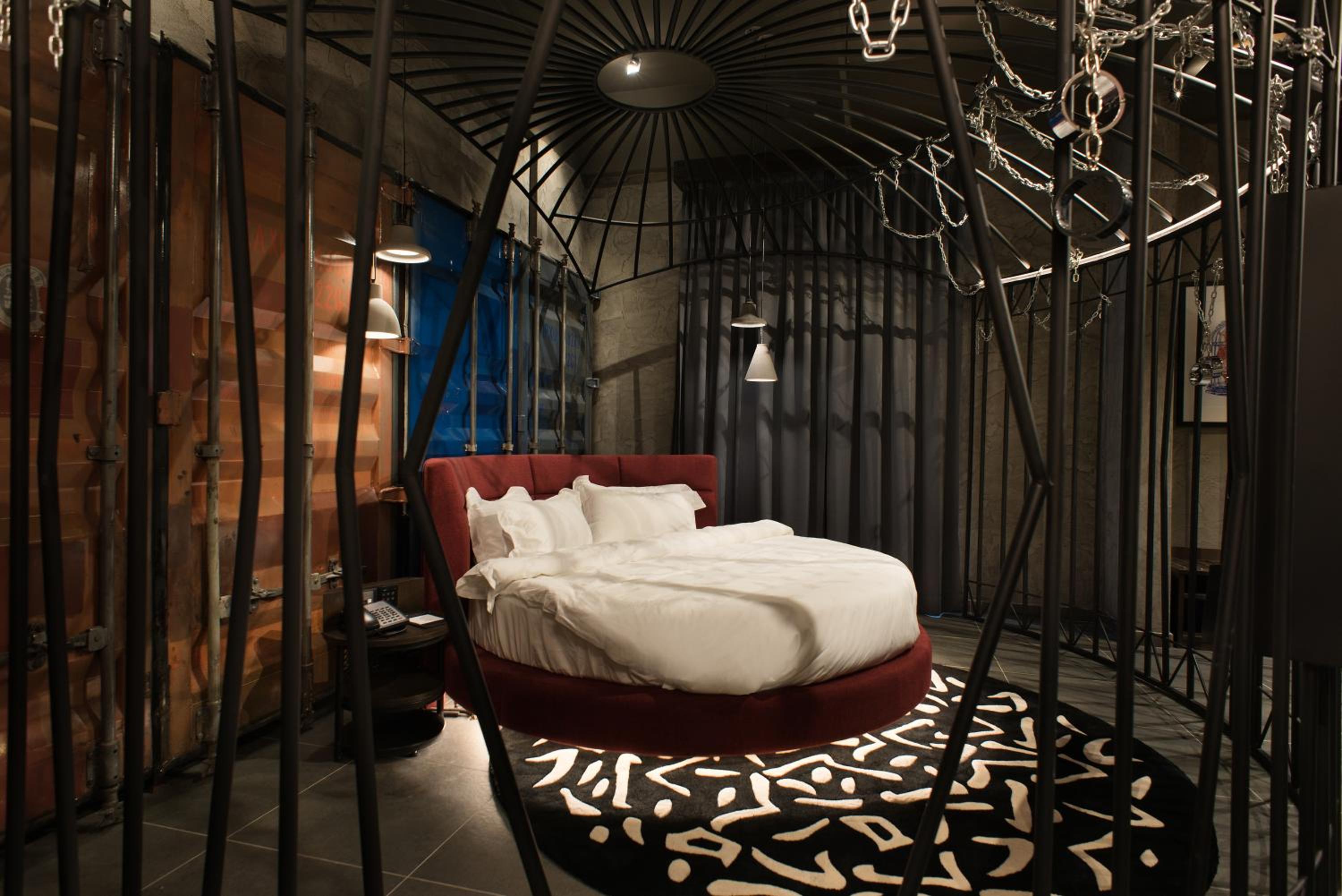 Prison Suite photo 1