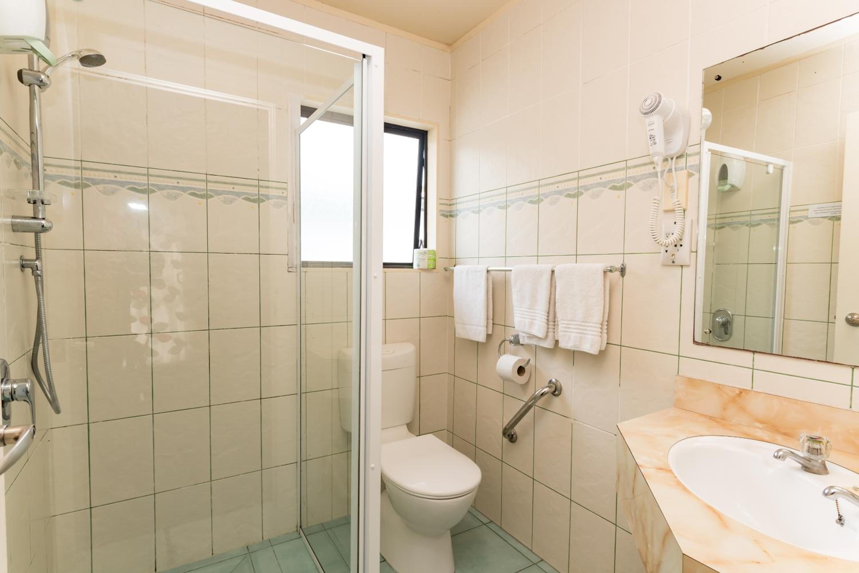 One-Bedroom Apartment - Photo 6