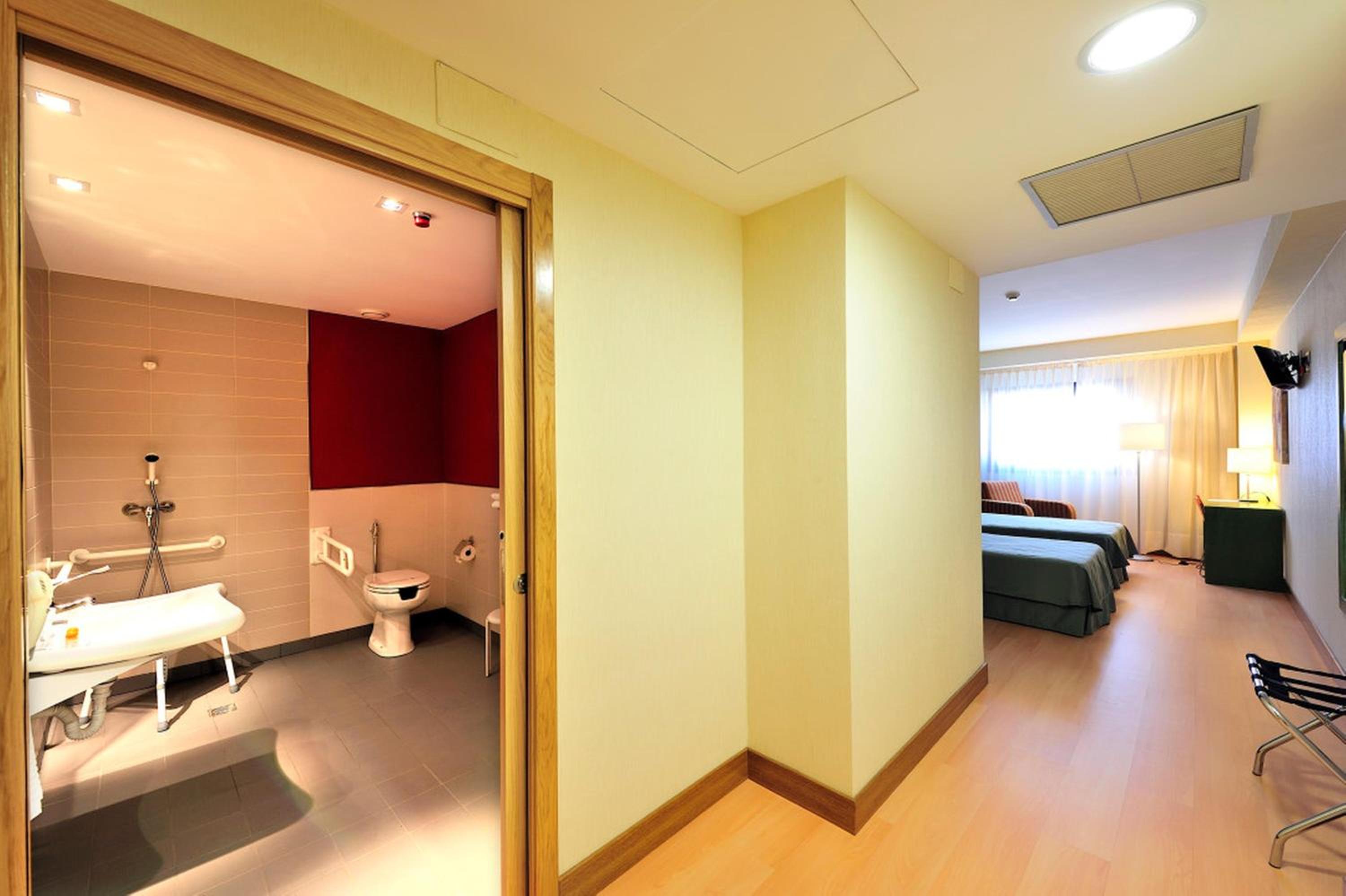 Triple Room (3 Adults) - Photo 5