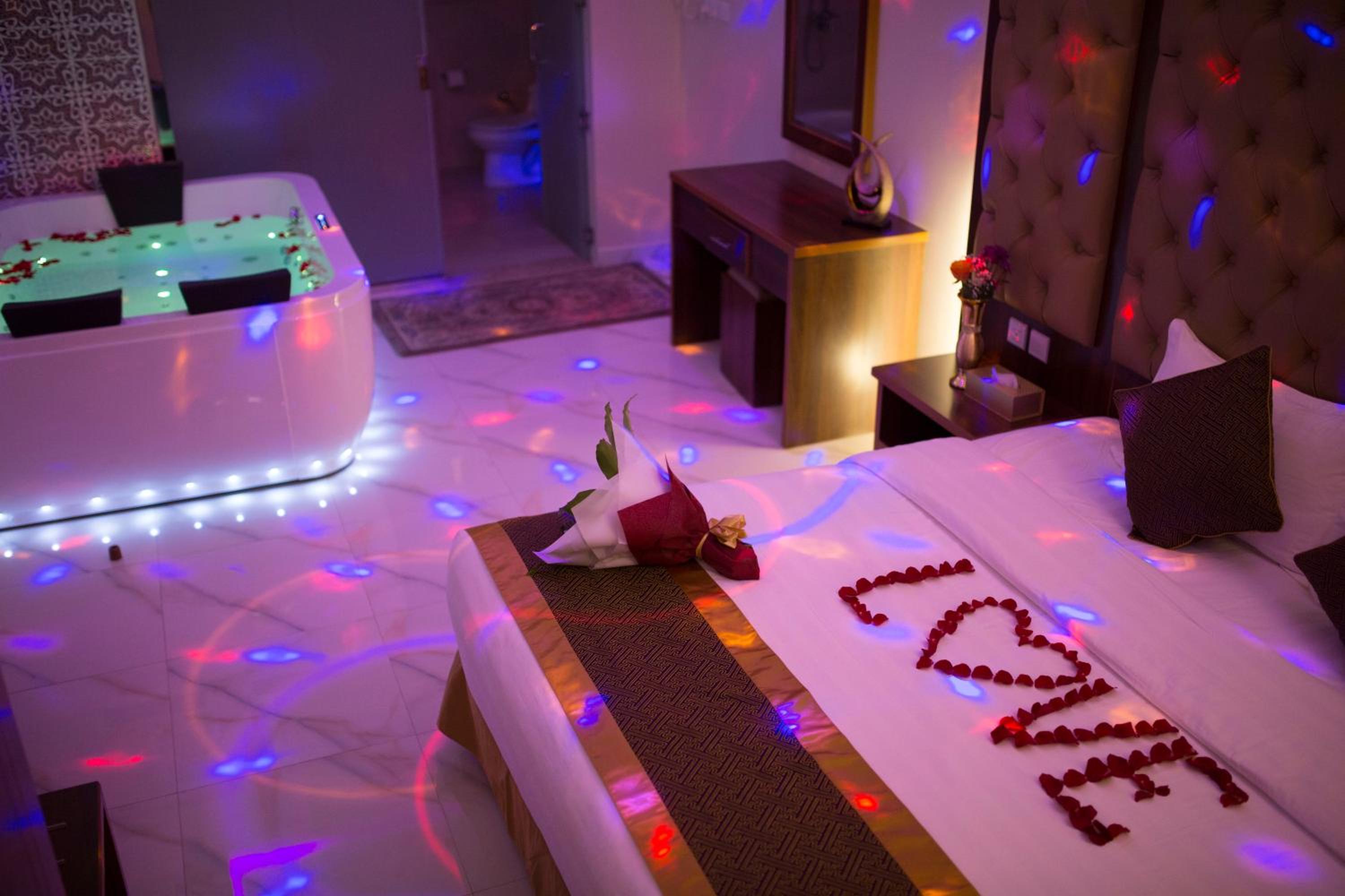 Deluxe Suite with Spa Bath photo 2