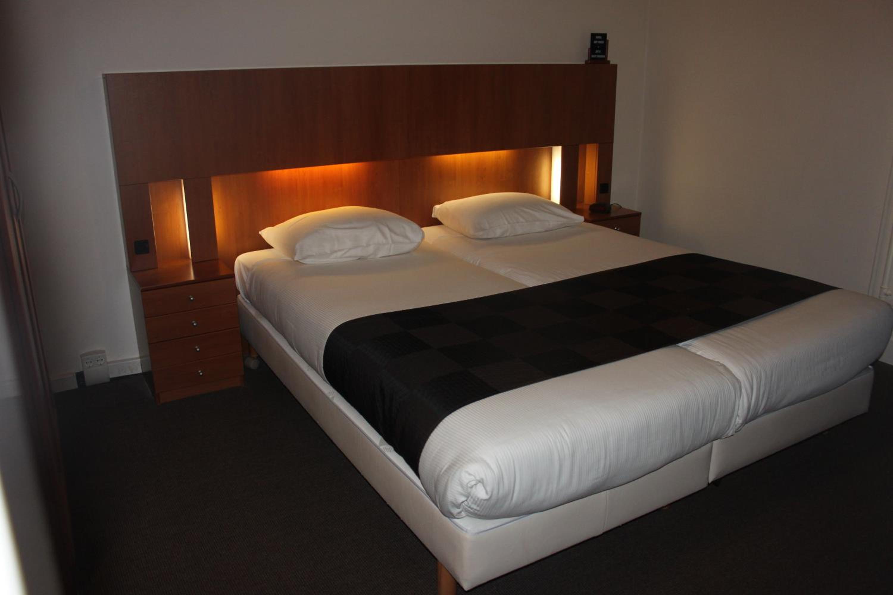 Deluxe Double Room - Photo 8
