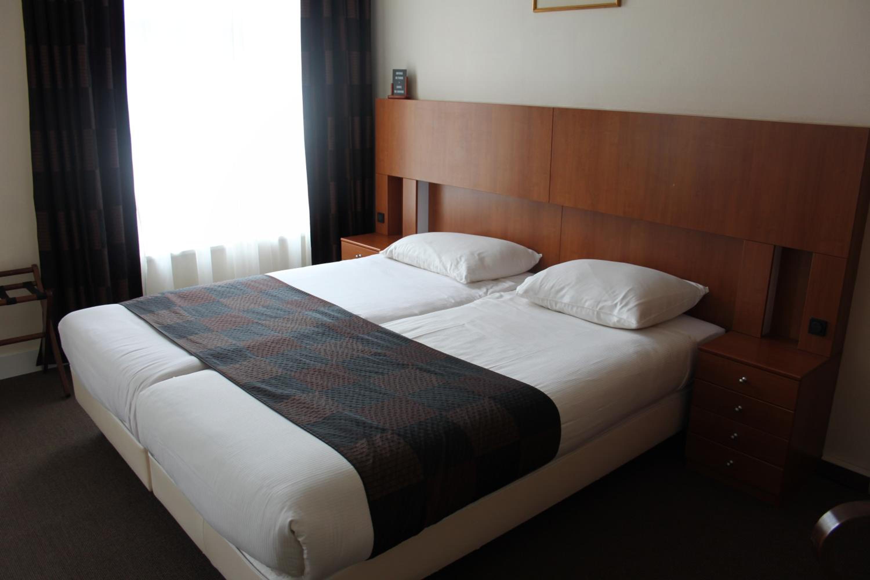 Deluxe Double Room - Photo 9