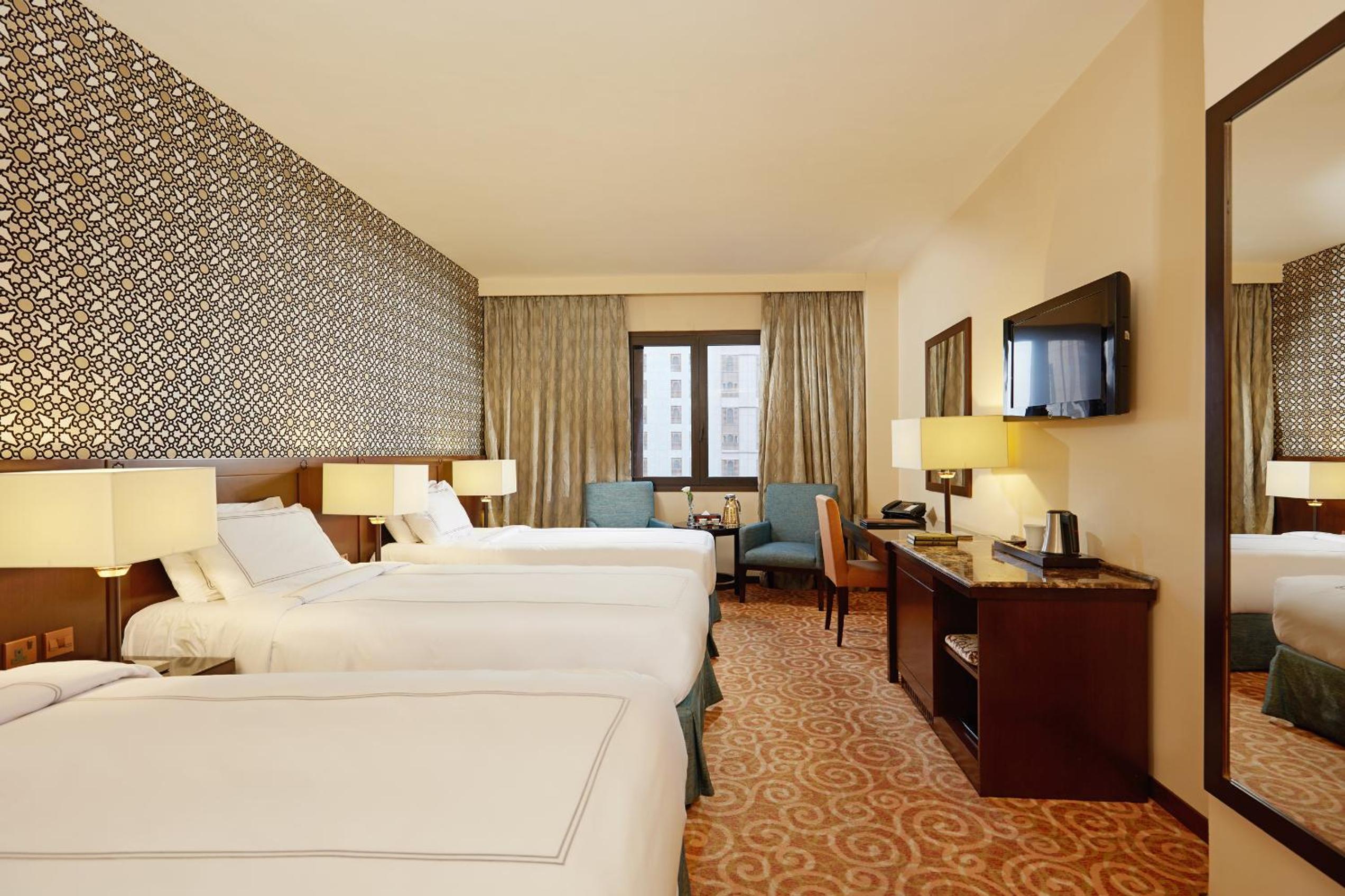Standard Three Rooms Suite With Three Washrooms Without Living Room photo 3