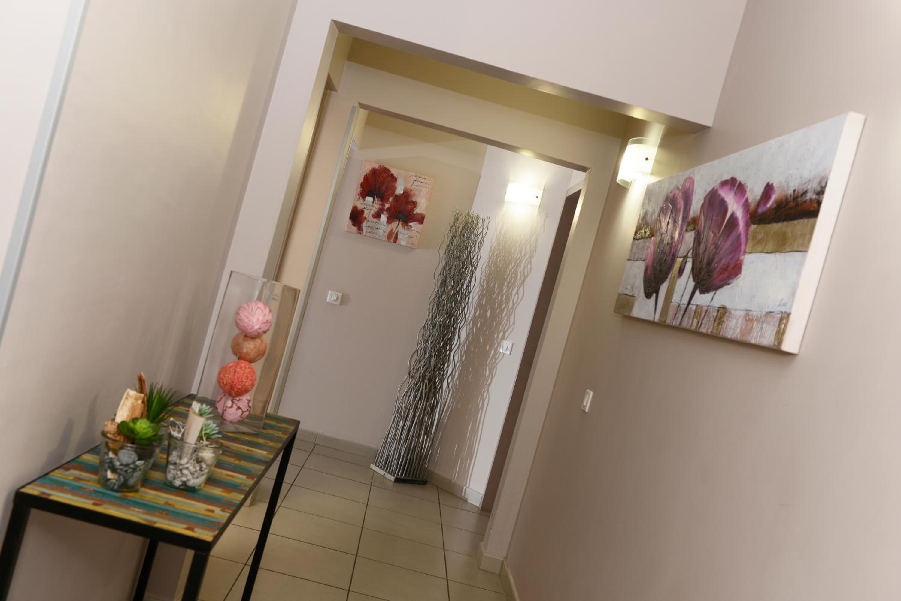 Double Room with Balcony - Photo 2
