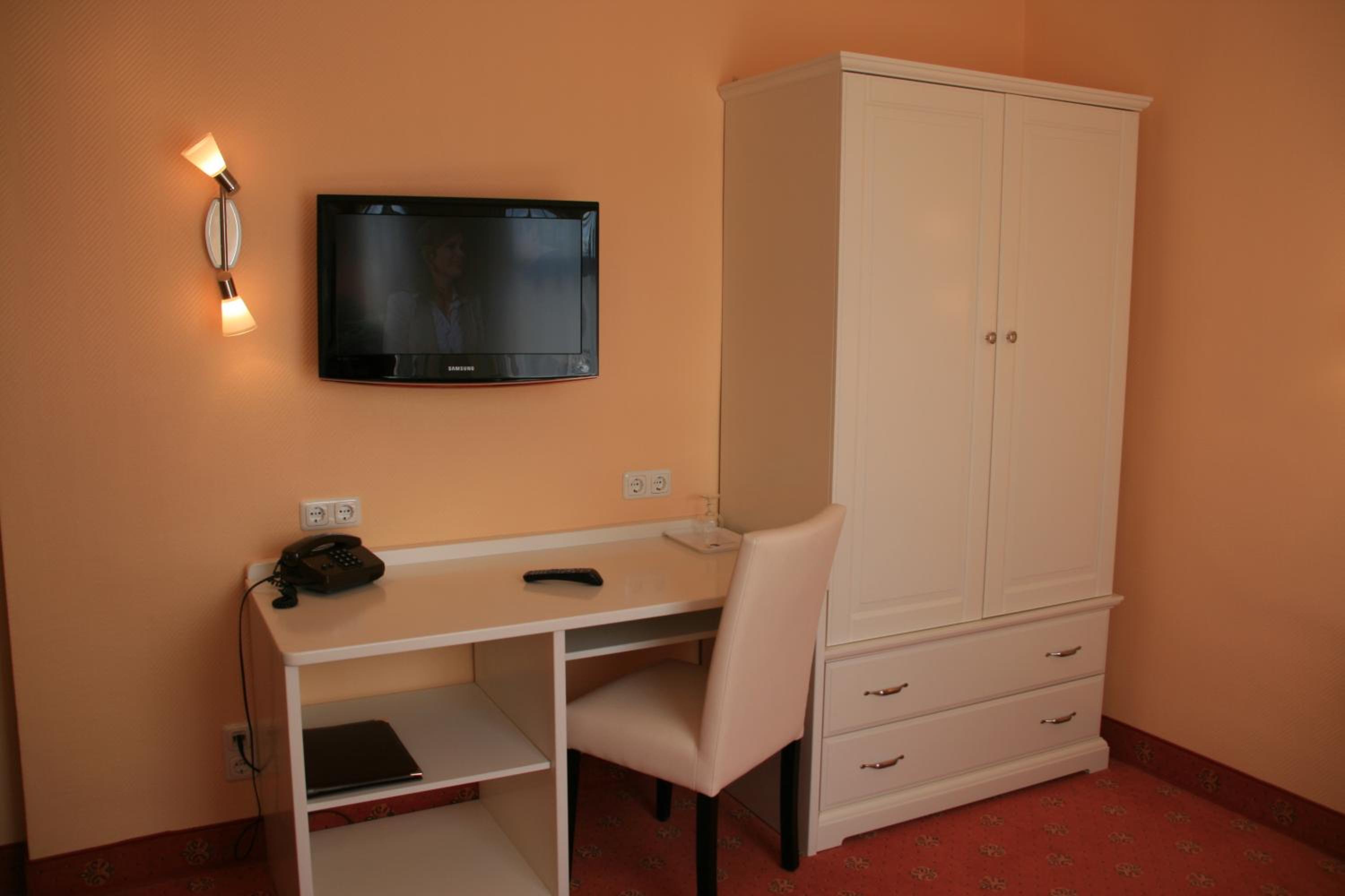 Single Room photo 2