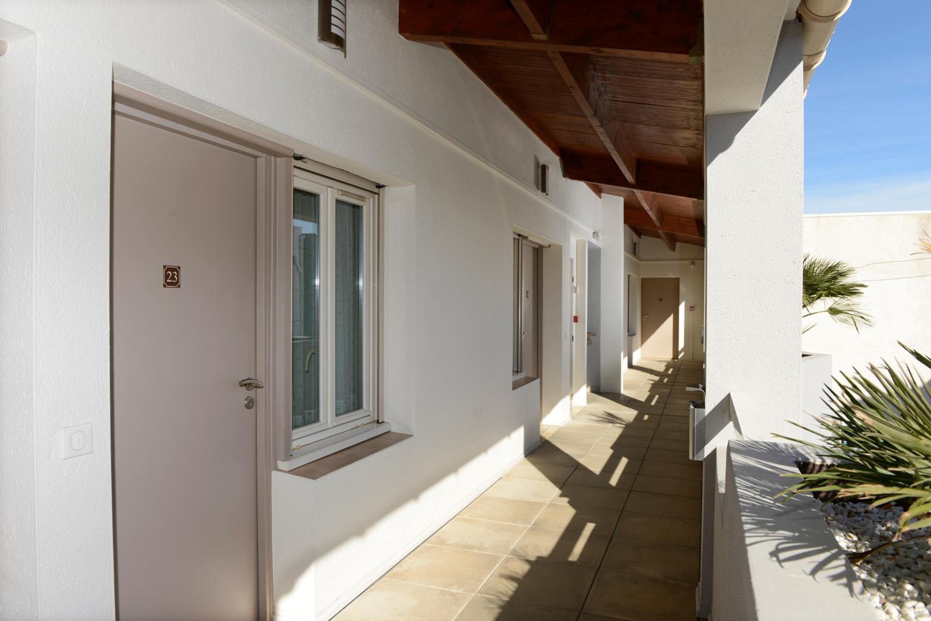 Quadruple Room with Shower - Photo 3