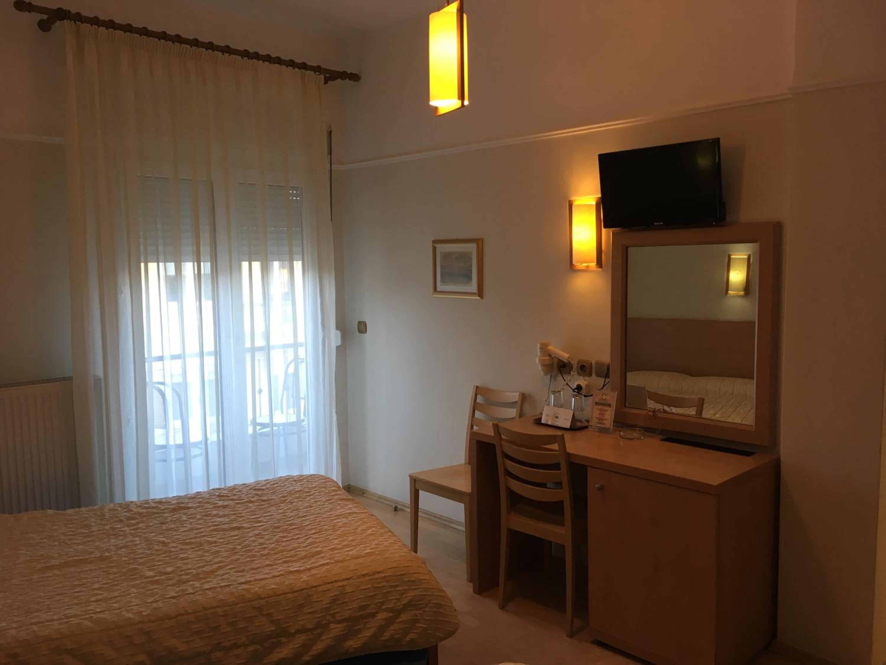Twin Room - Photo 4