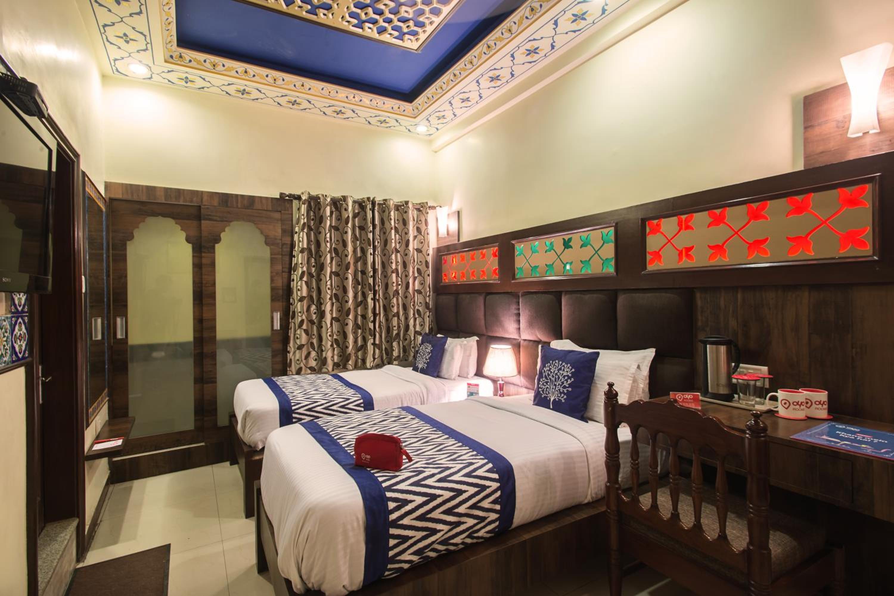Shalimar Club Deluxe - Photo 4