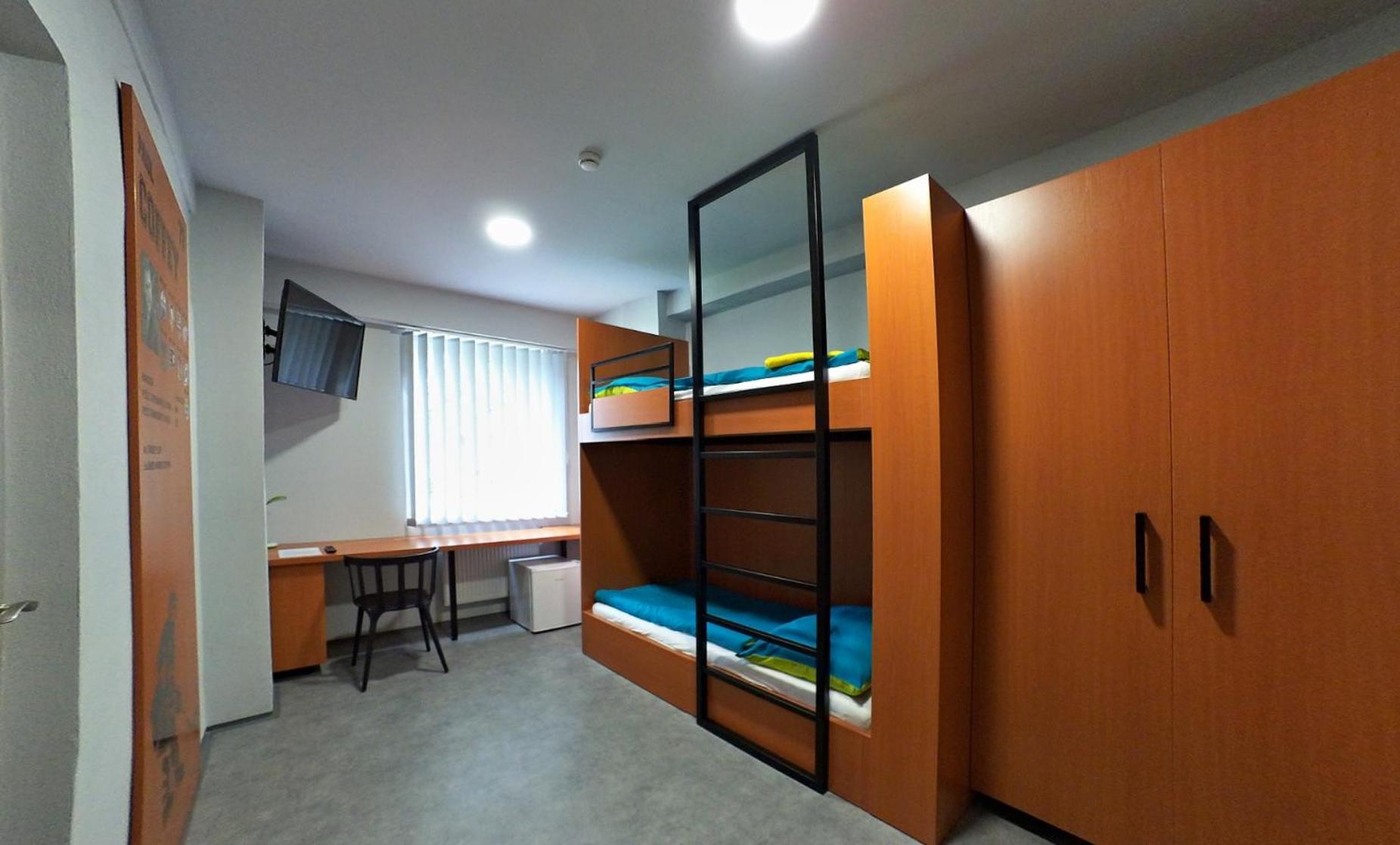 Twin Room - Photo 6