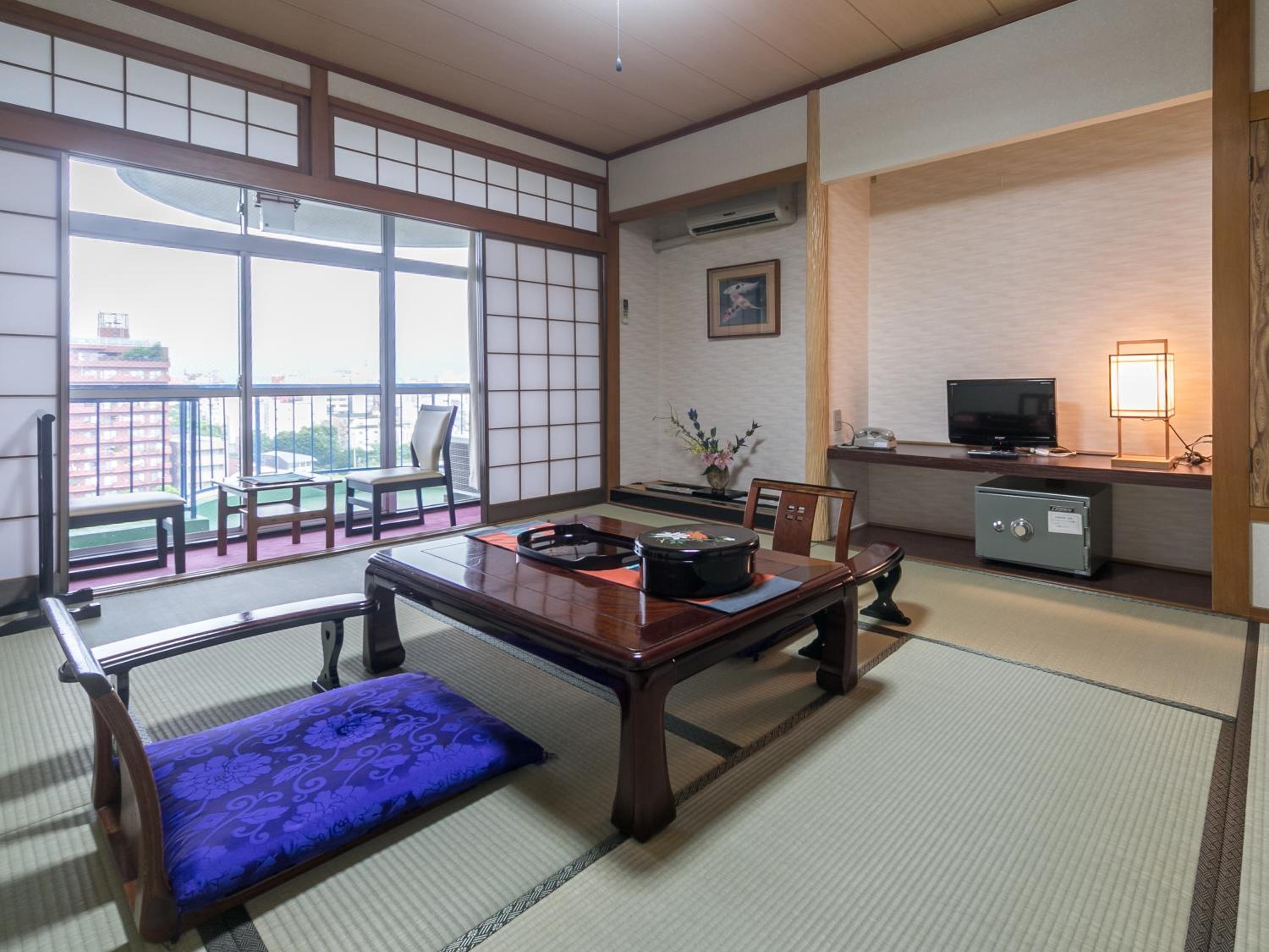 Japanese-Style Family Room - River View - Non-Smoking