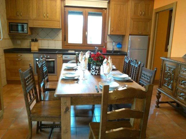 Three-Bedroom House photo 2