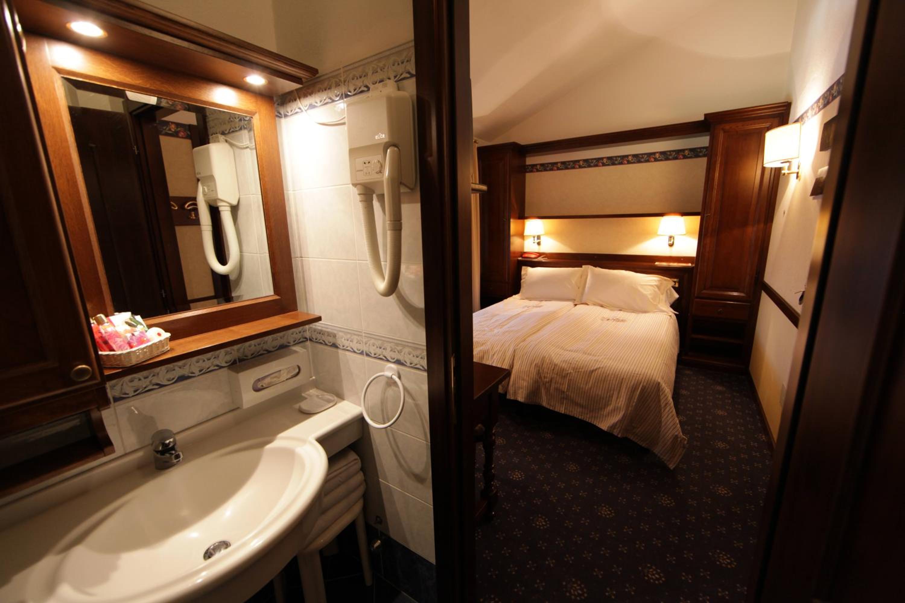 Triple Room - Photo 5