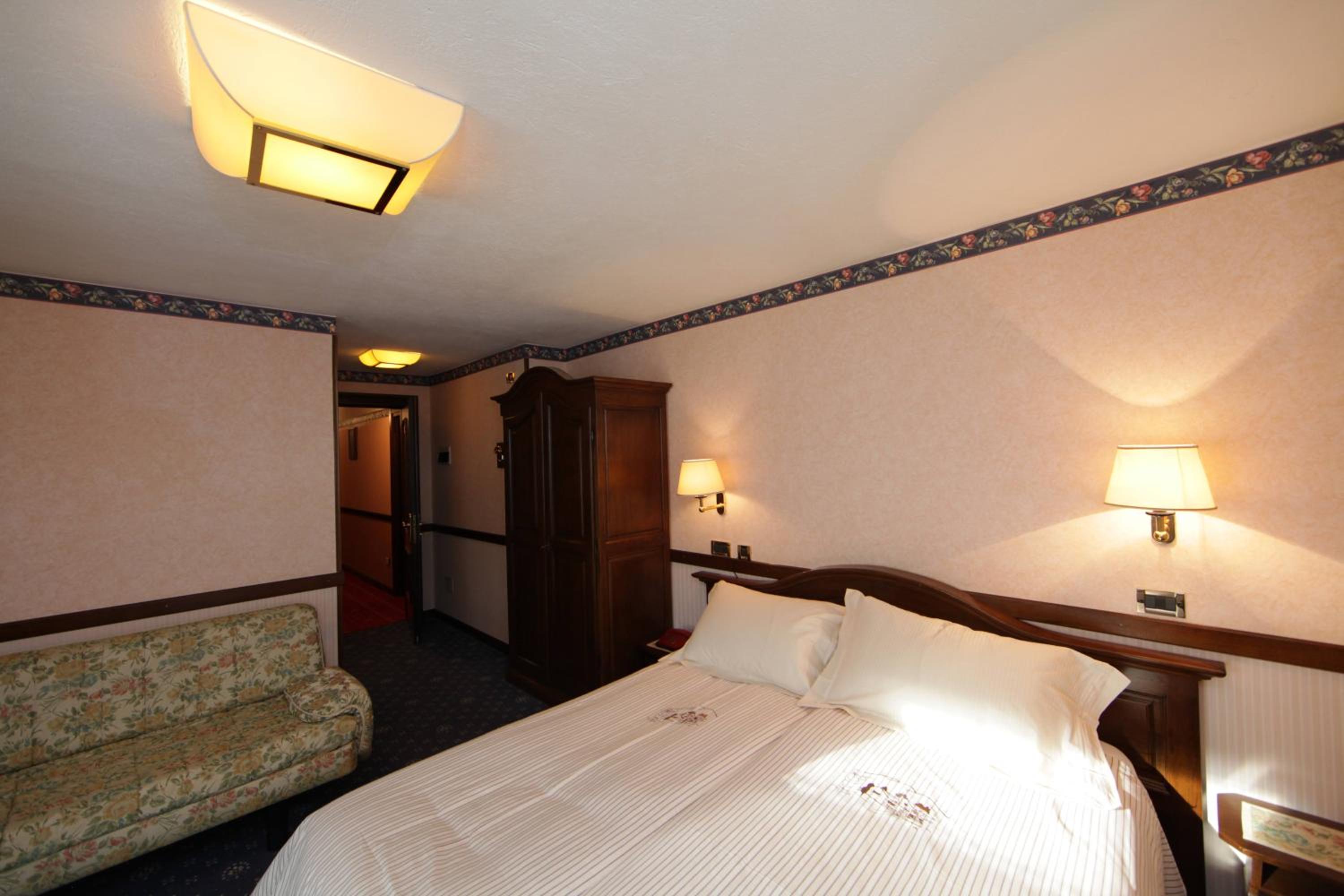Triple Room - Photo 9