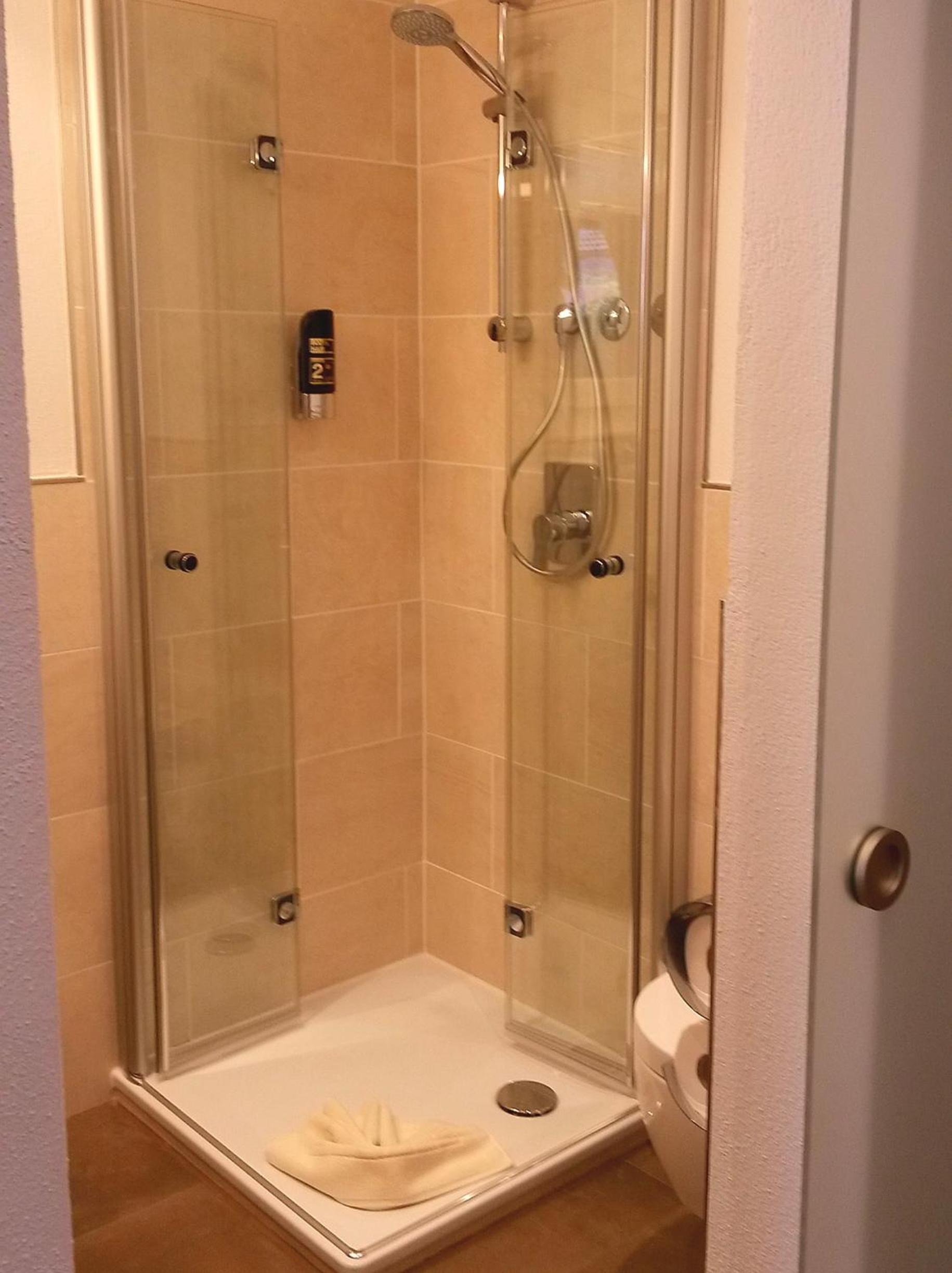 Double Room - Photo 4