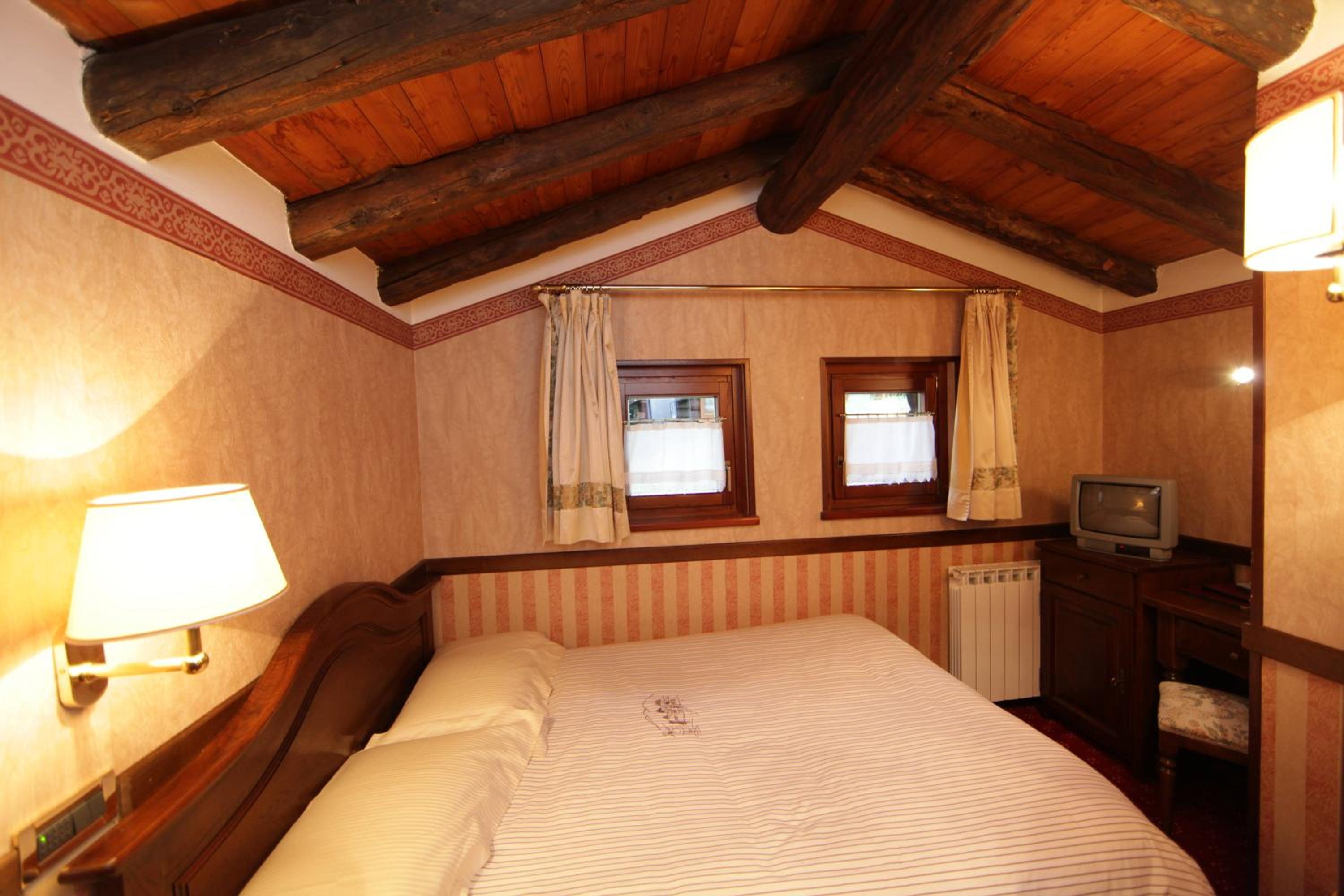 Economy Double Room photo 2