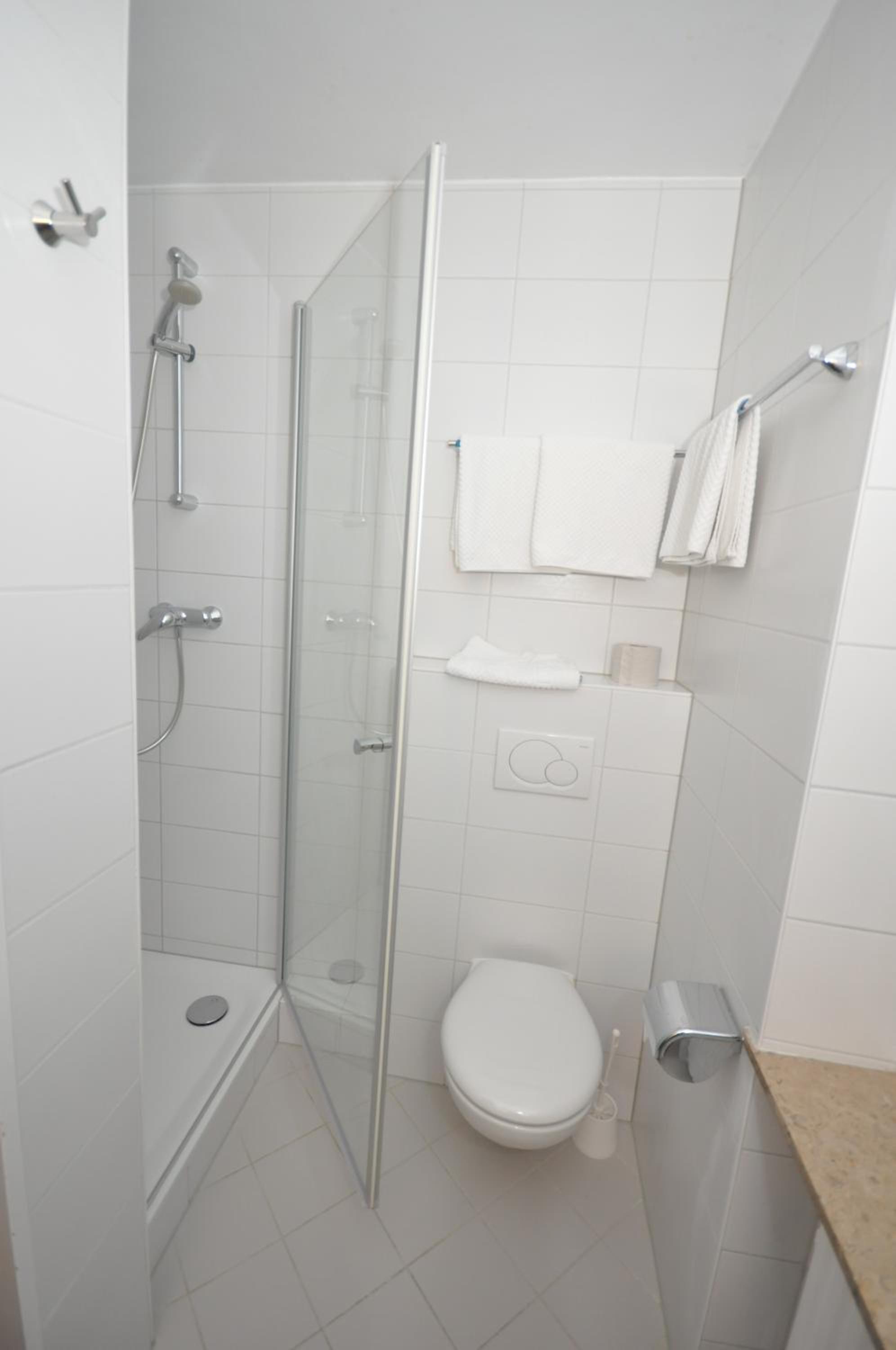 Double or Twin Room - Photo 3