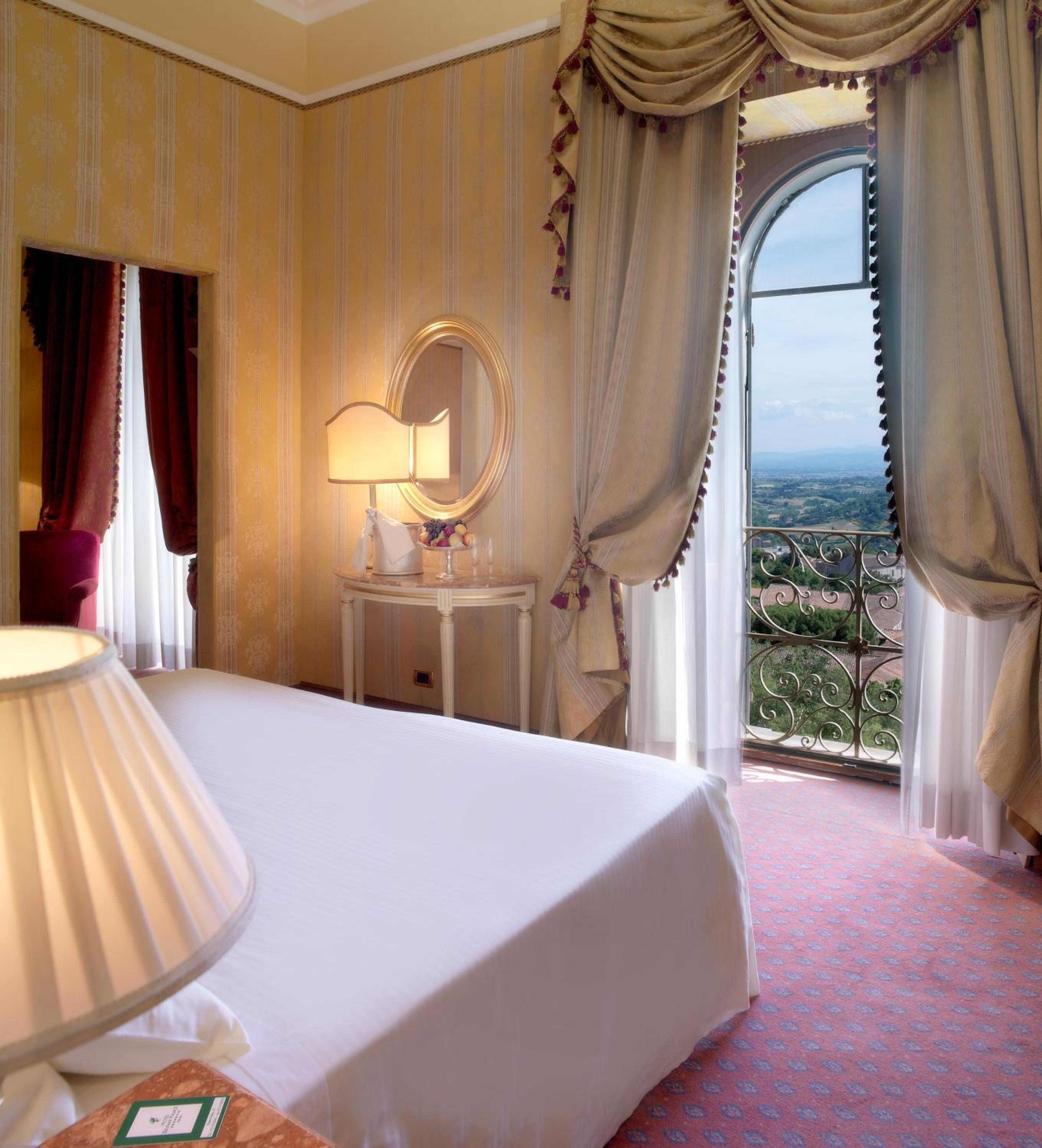 Suite - Photo 2