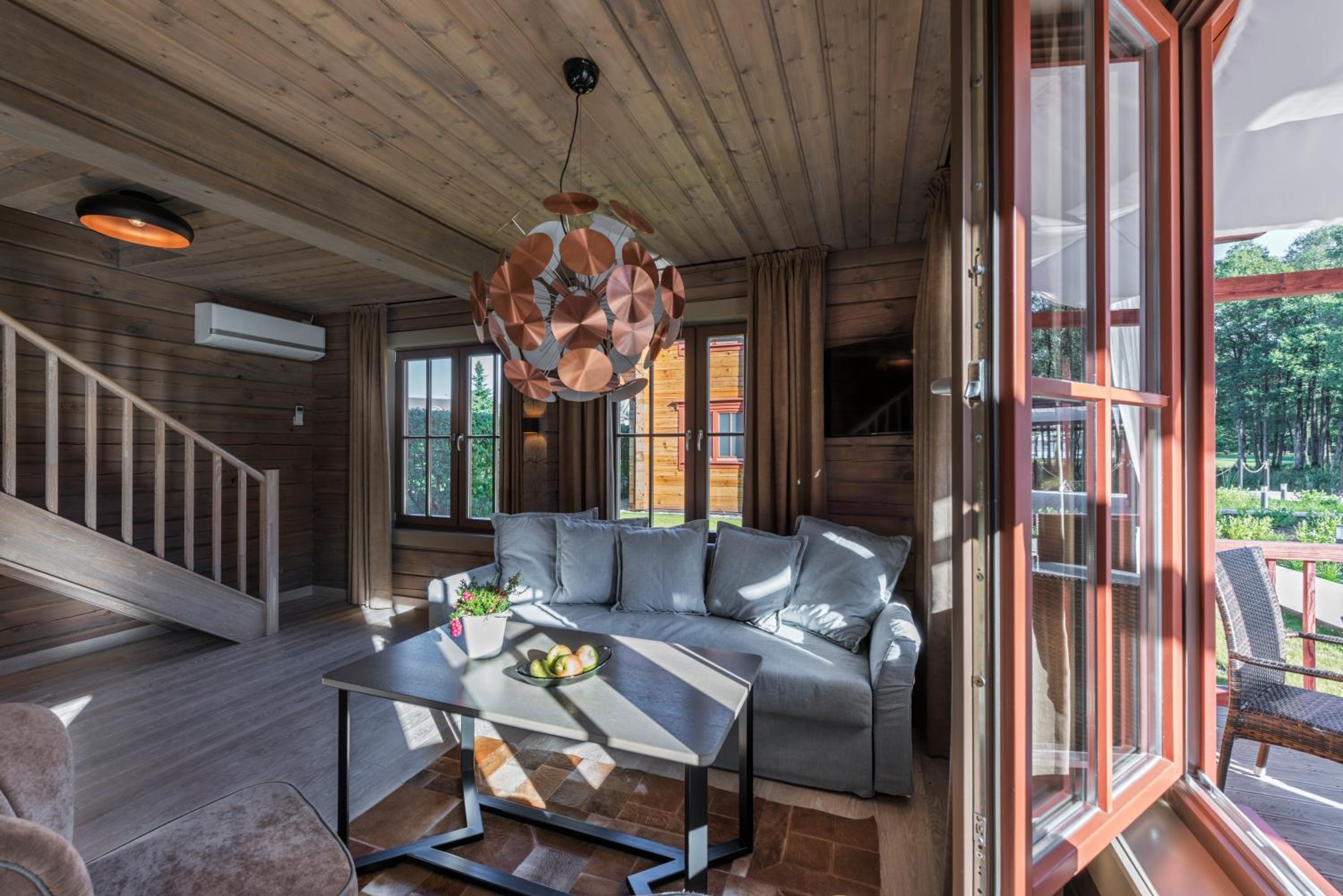 Villa photo 2