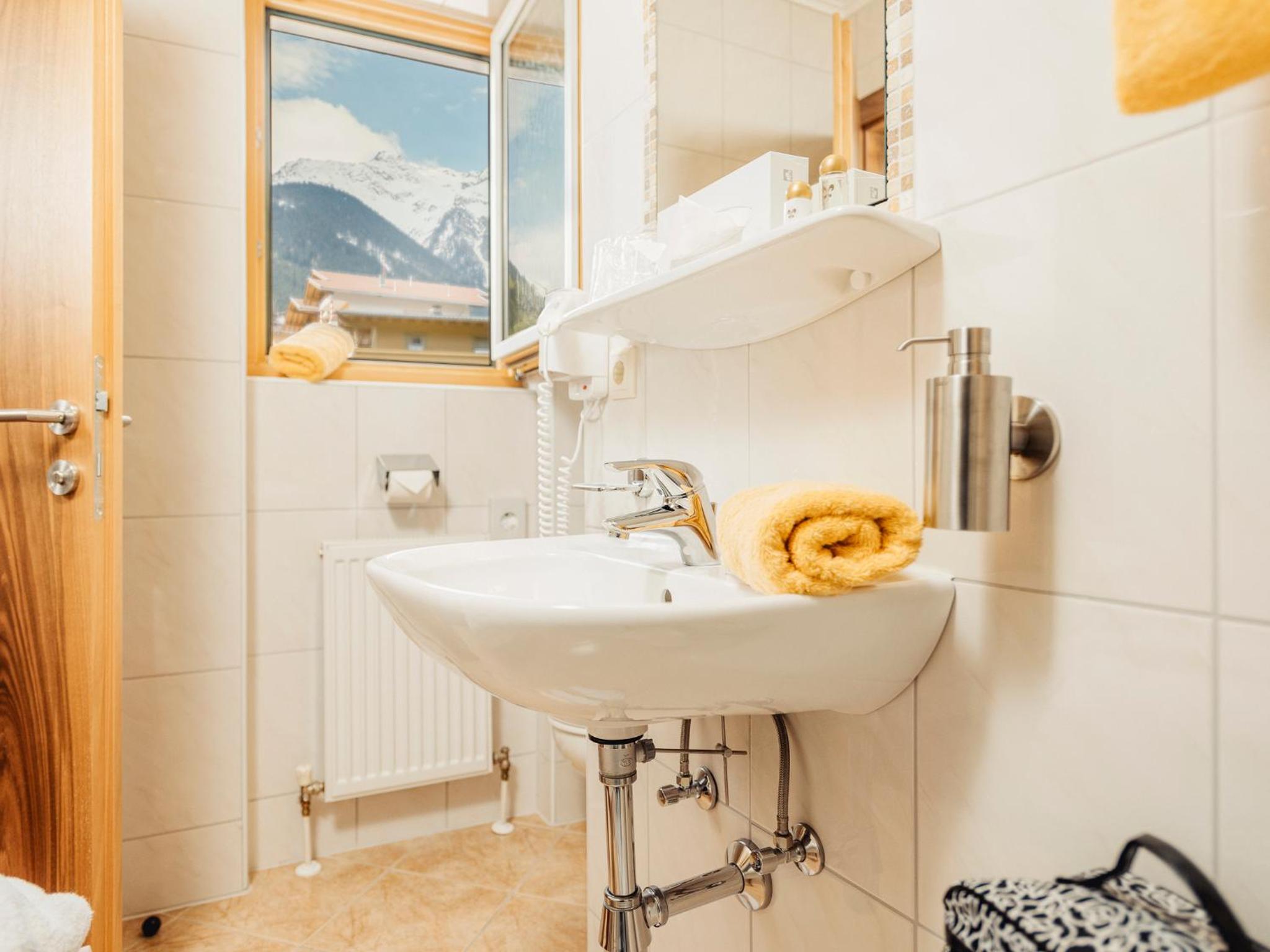 Double Room with Balcony, photo 7