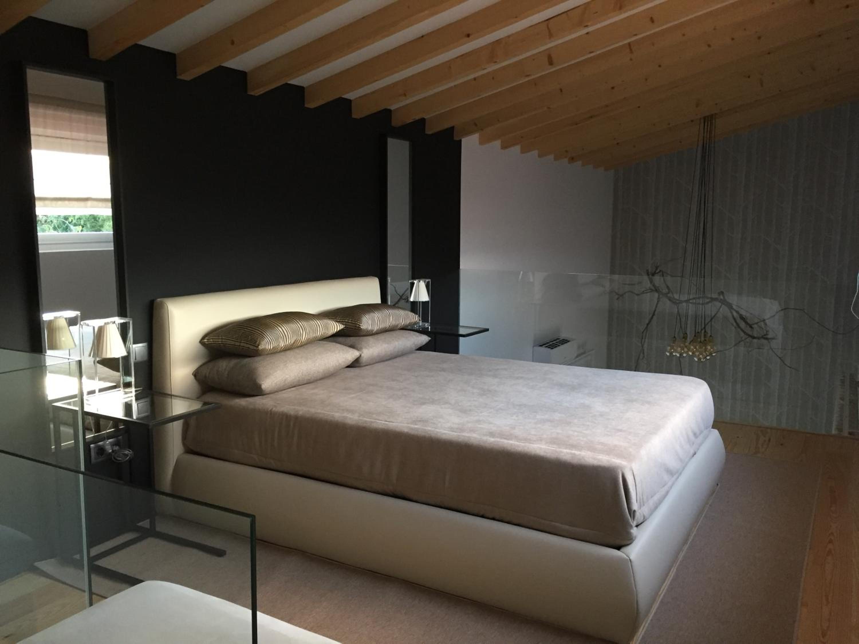 One-Bedroom House photo 1