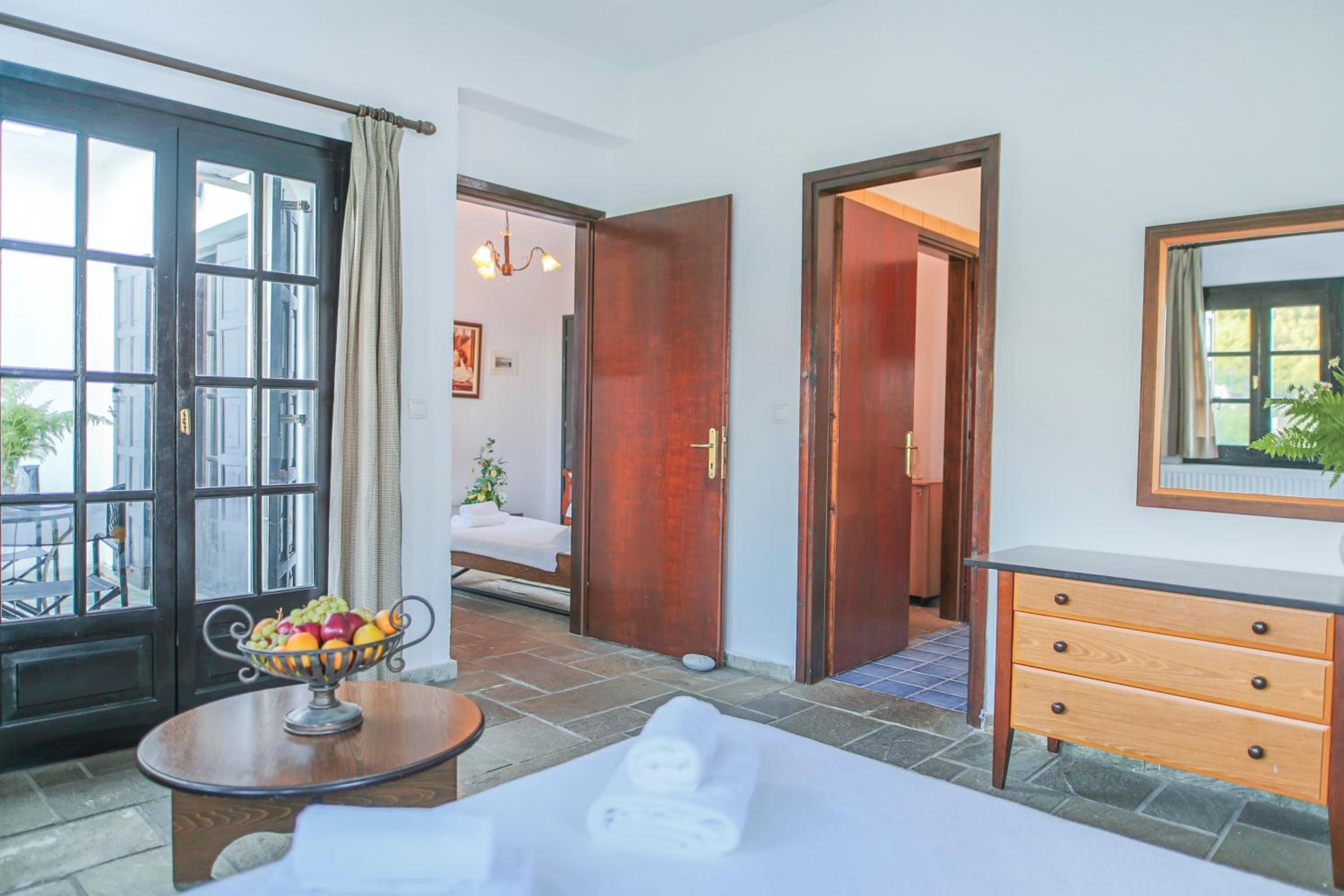 Family Room with Sea View - Photo 6