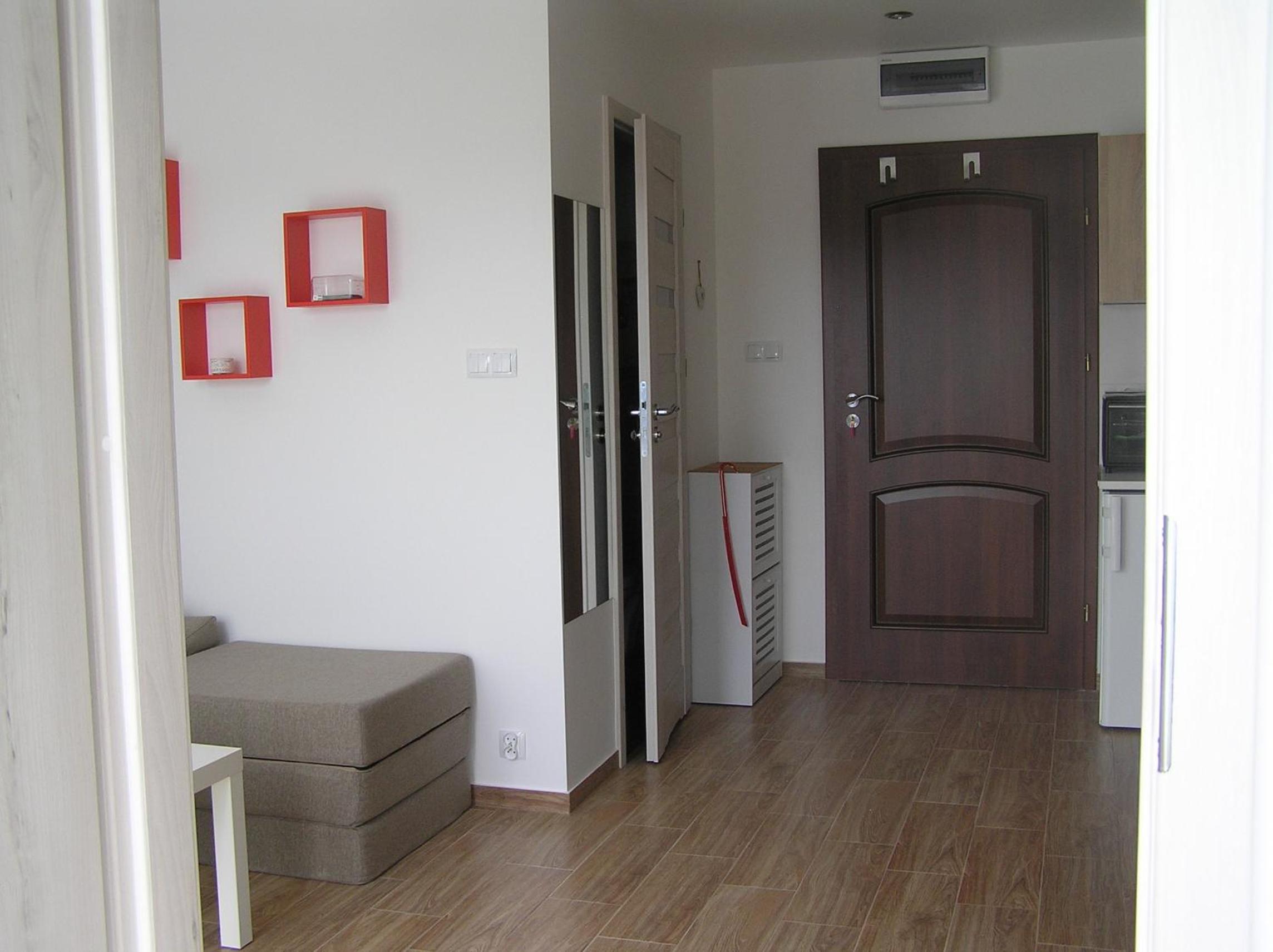 One-Bedroom Apartment photo 1