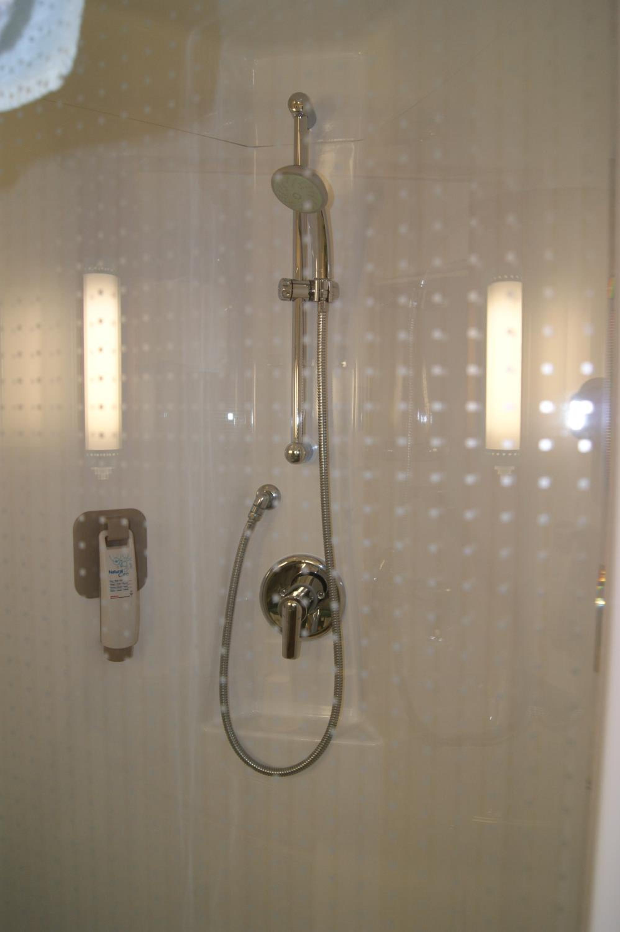 Triple Room - Photo 9