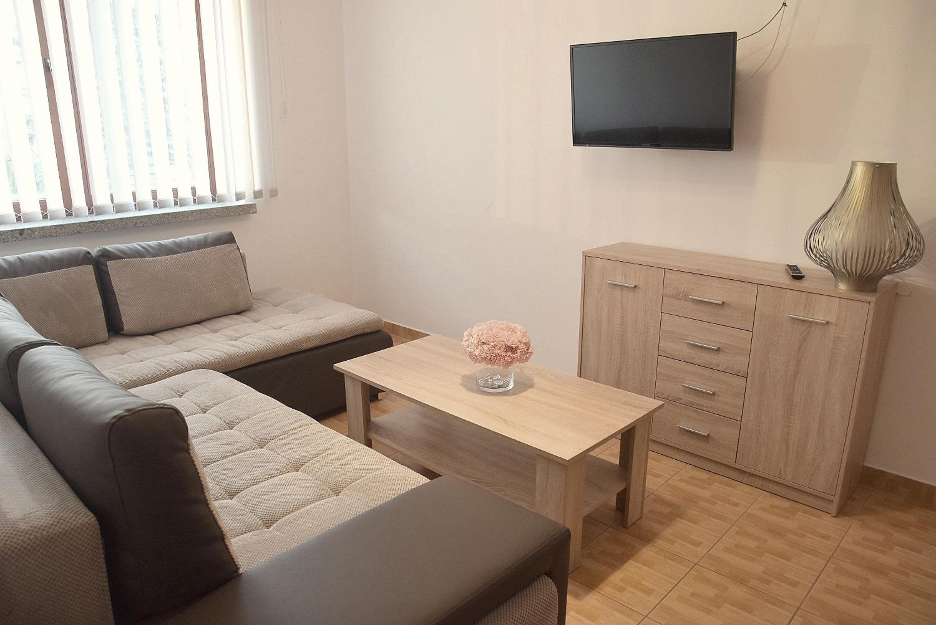 Family Studio - Photo 4