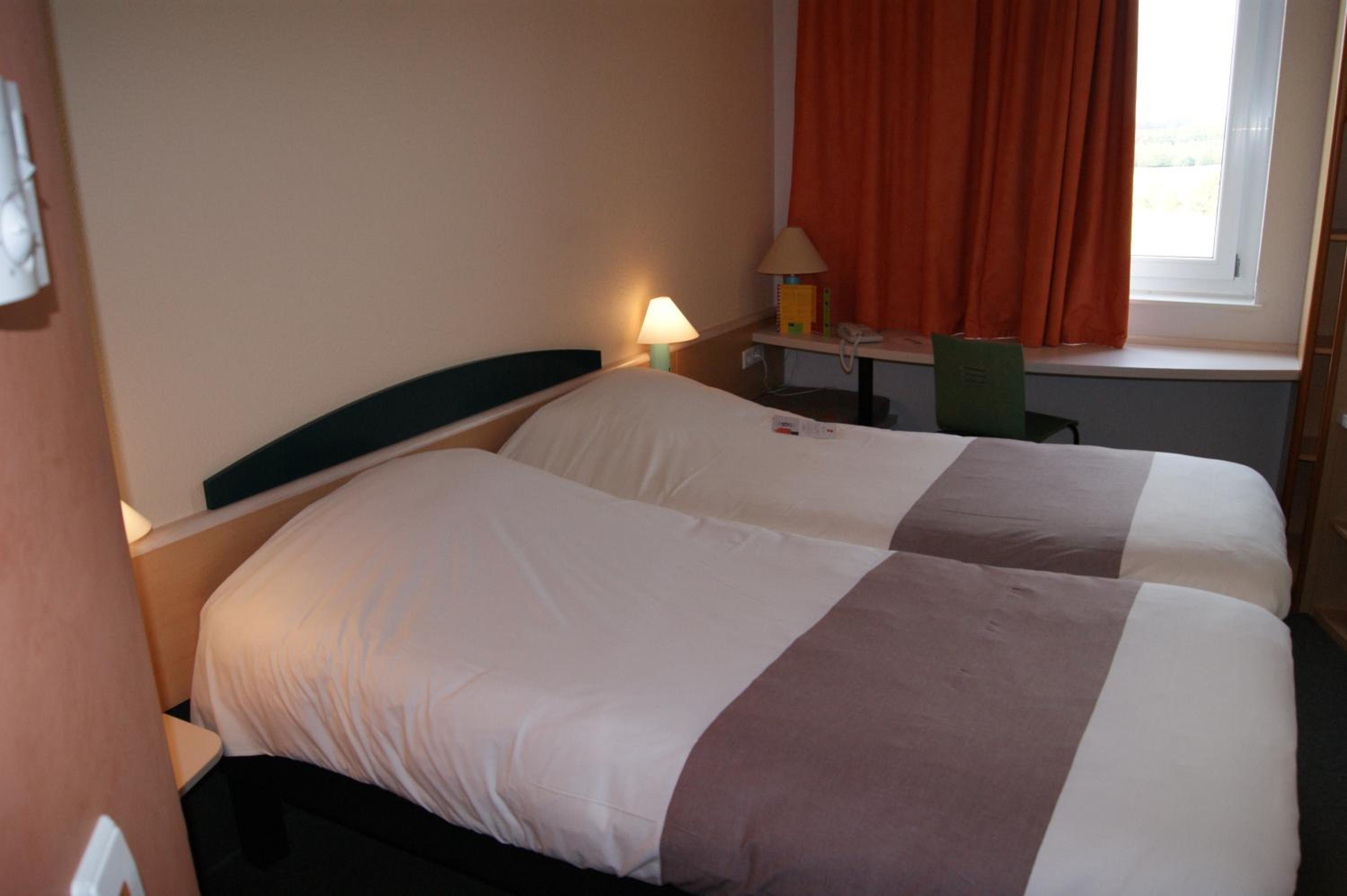 Twin Room - Photo 4