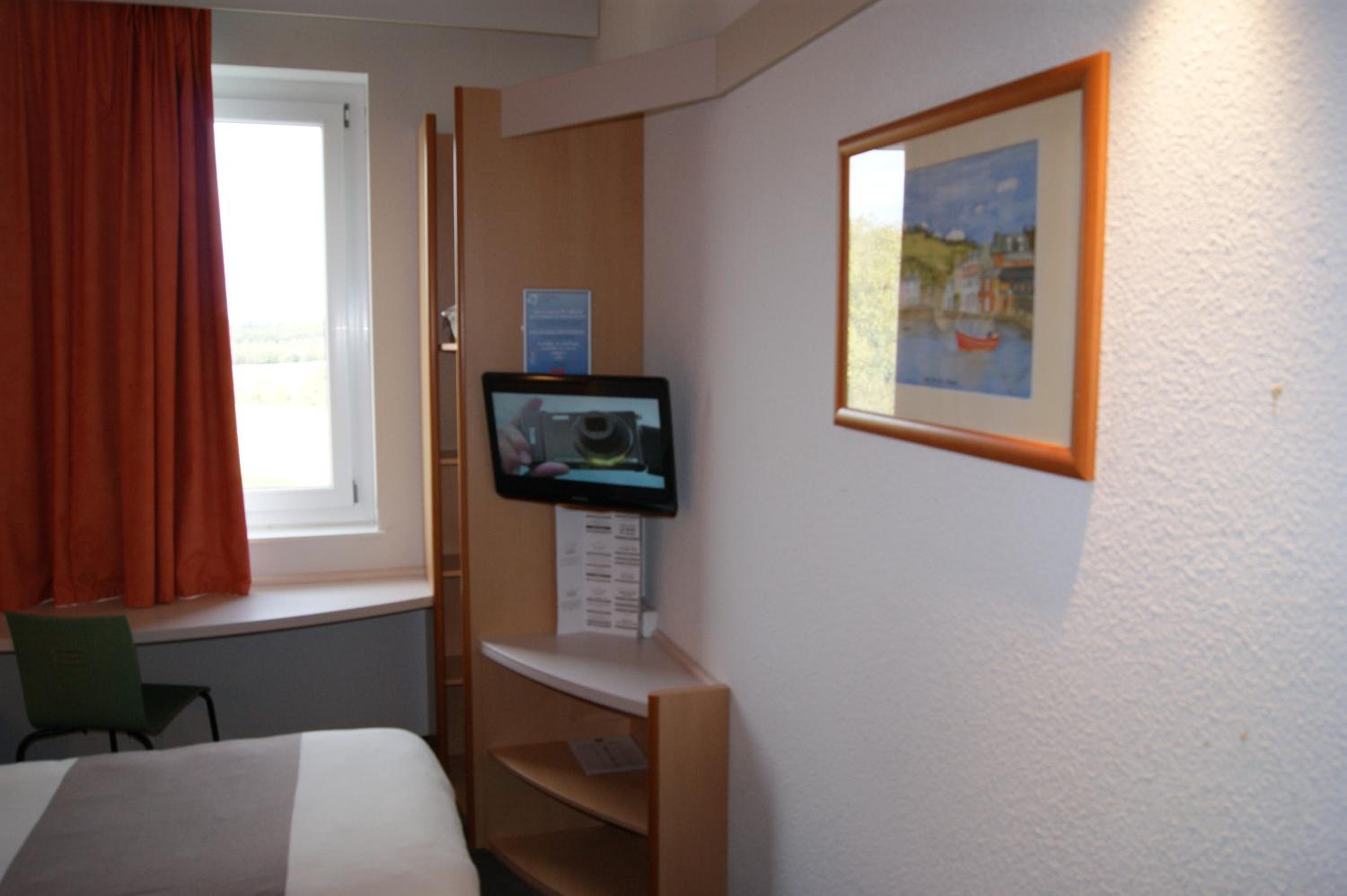 Twin Room - Photo 5